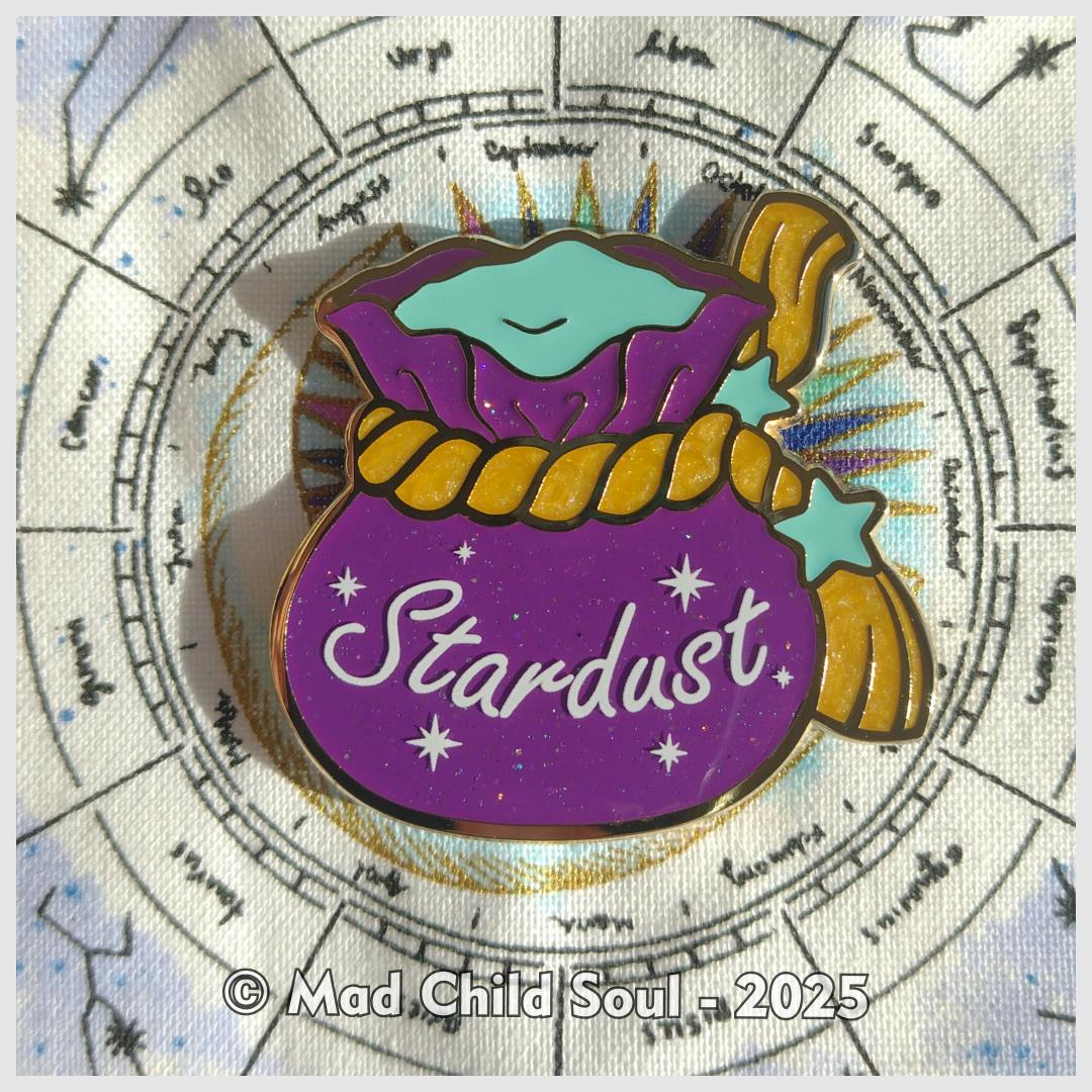 1x PIN : Stardust Divination (gold)