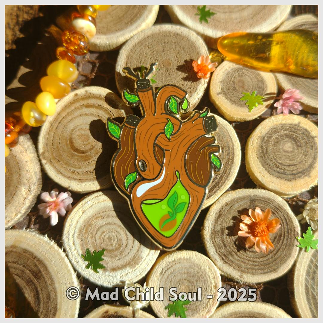 1x PIN : Dryad's Heart - Life