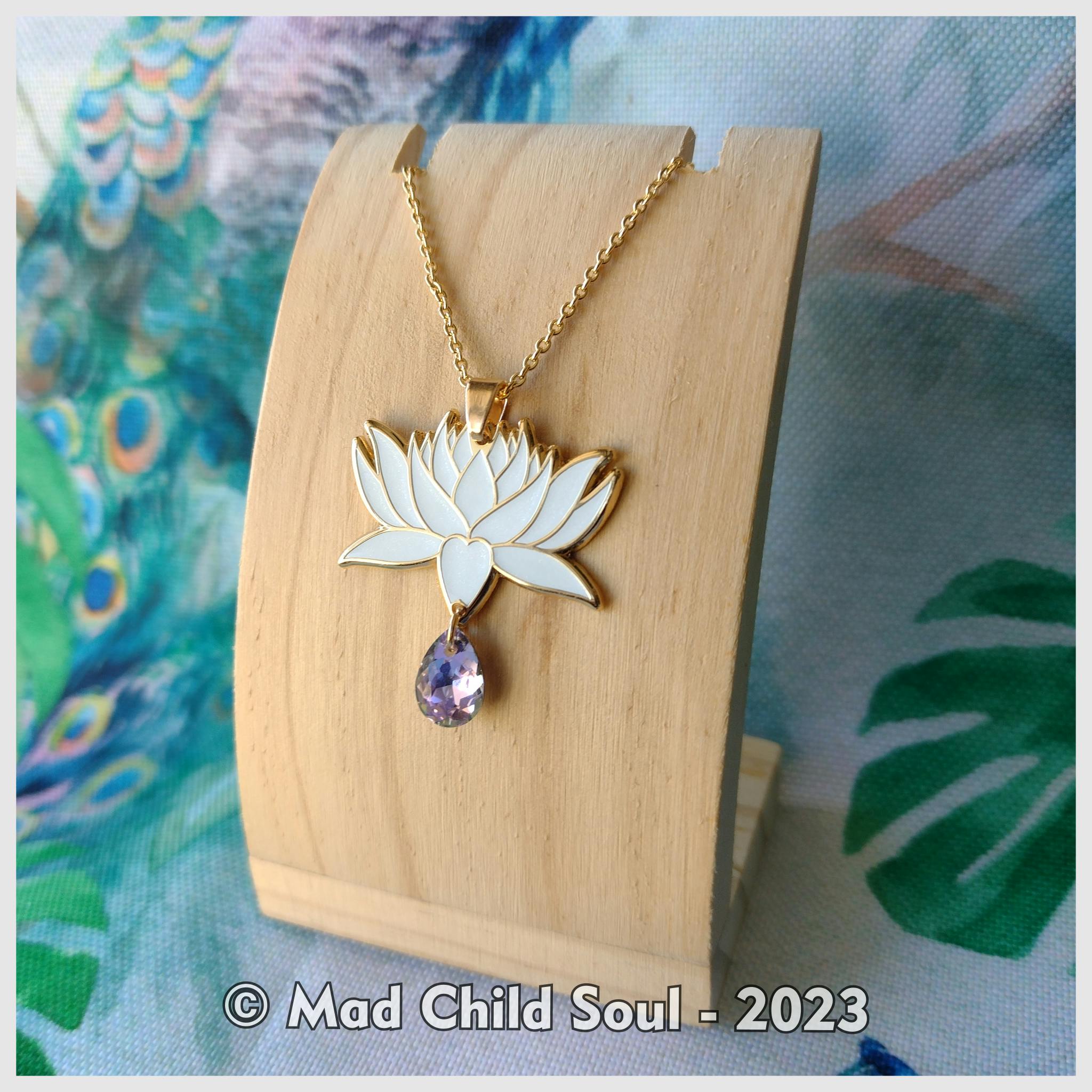 1x NECKLACE : Lotus (Purple Drop)
