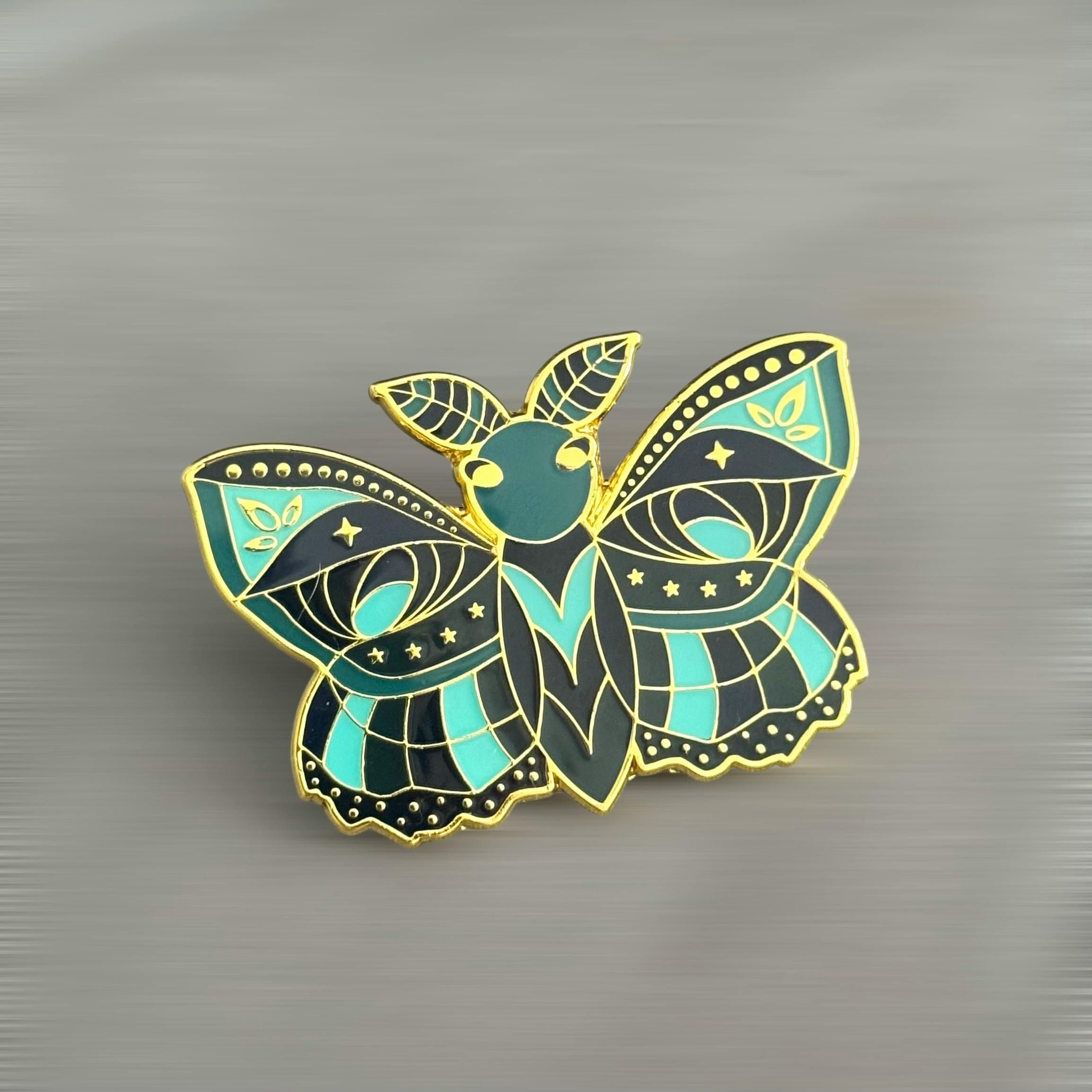 Emerald Flutter Pin