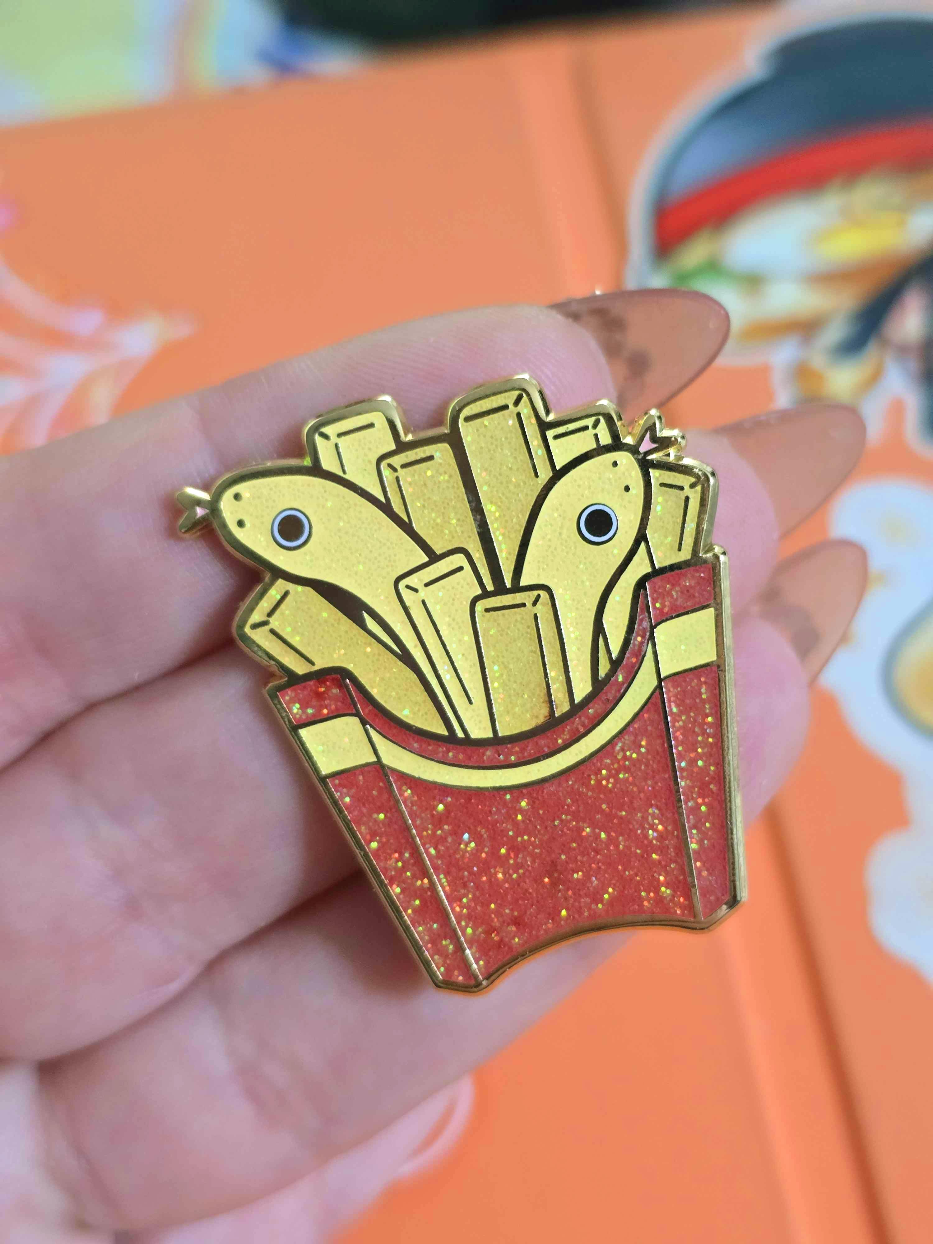 FRIESSS - ENAMEL PIN