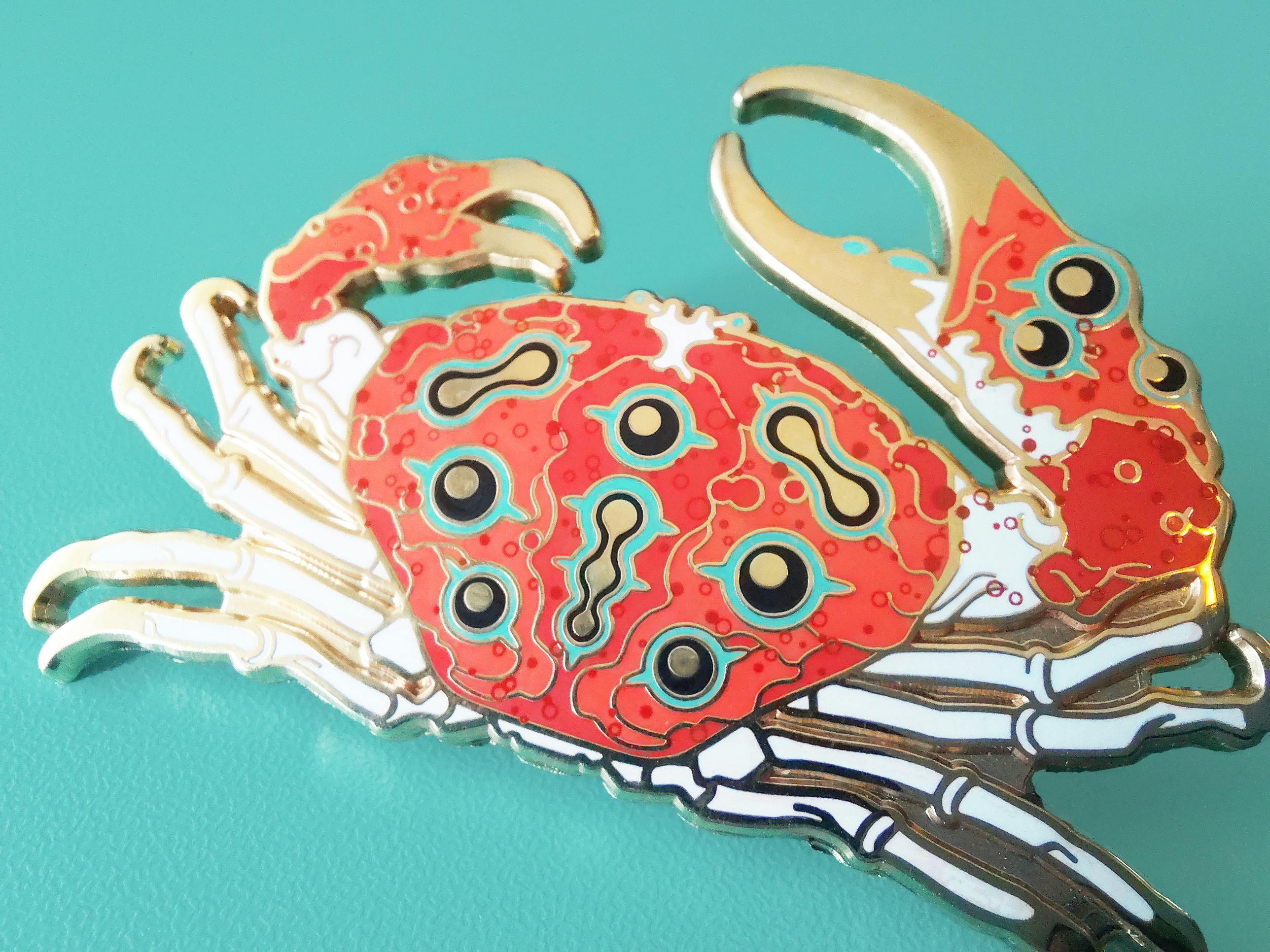 Crab pin - gold