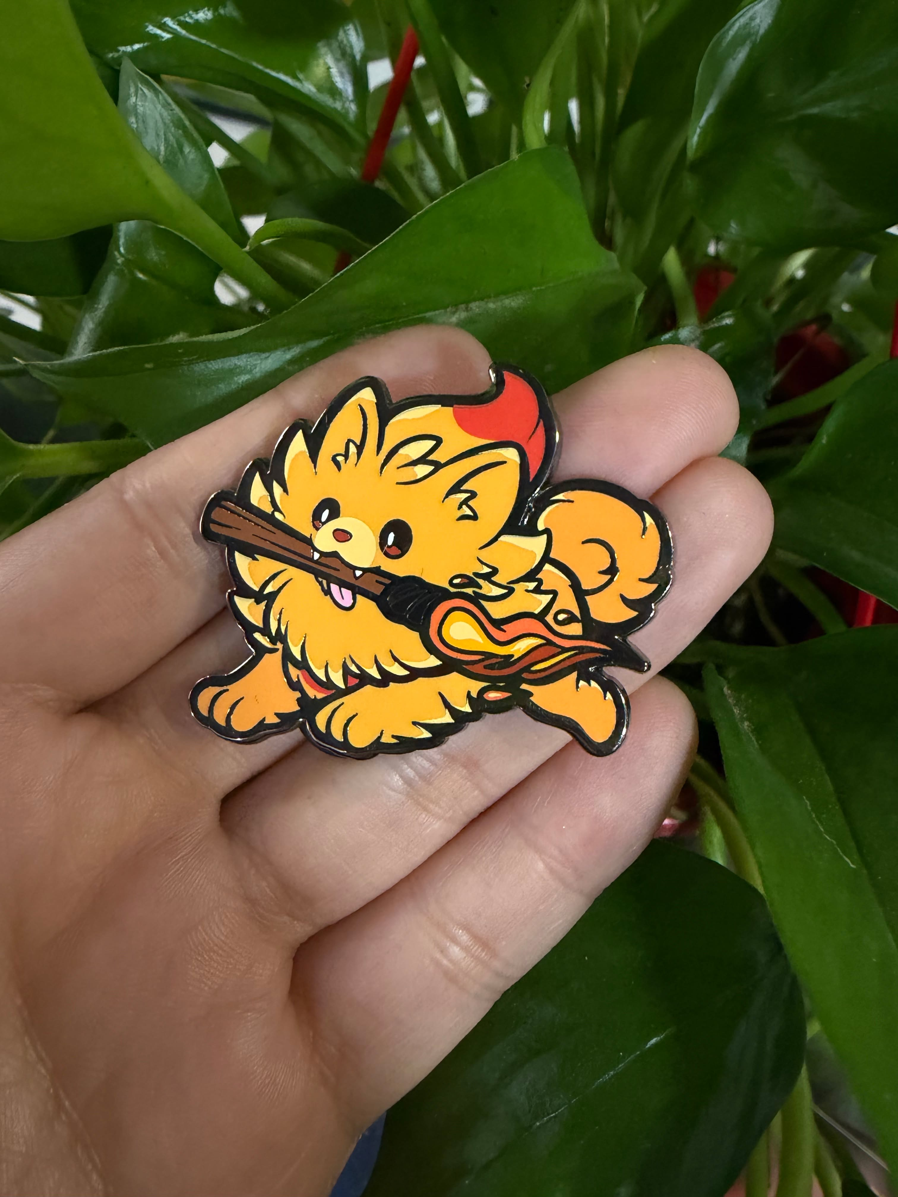 Pombom Pin
