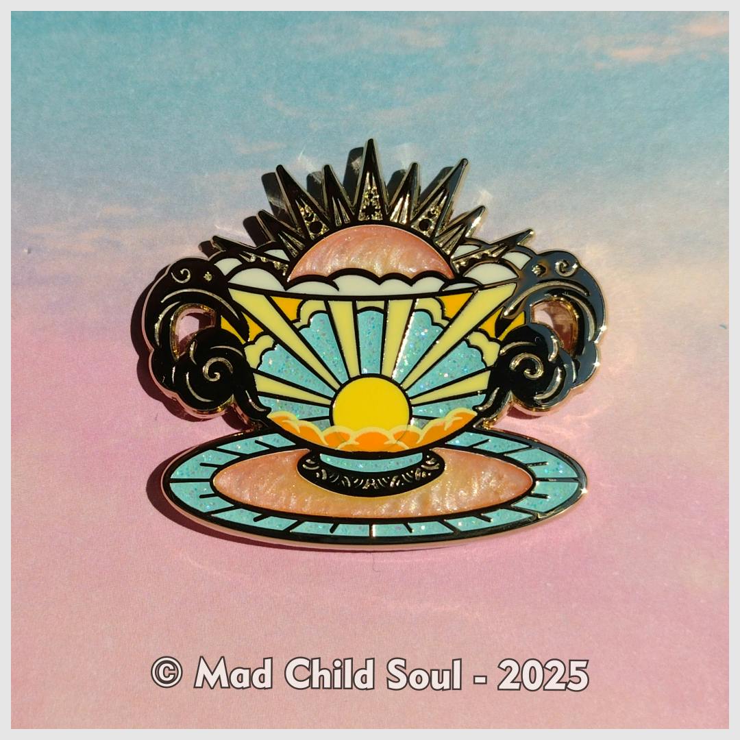 1x PIN : Sun Teacup (gold)
