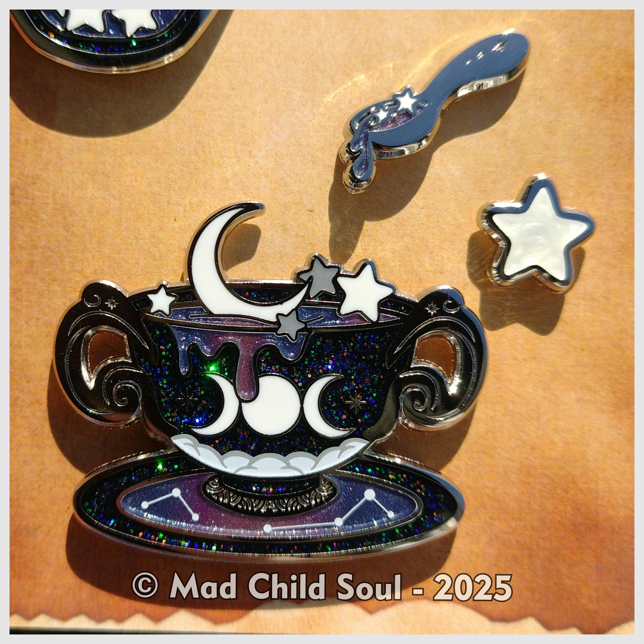  1x PIN + 1x MINI : Duo Astral Tea - Deep Space