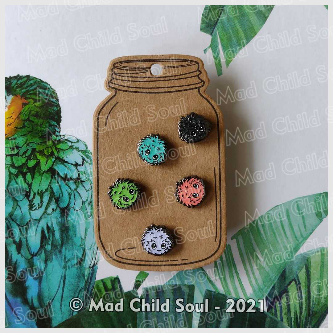1x MINI PIN : AdoraFluffy