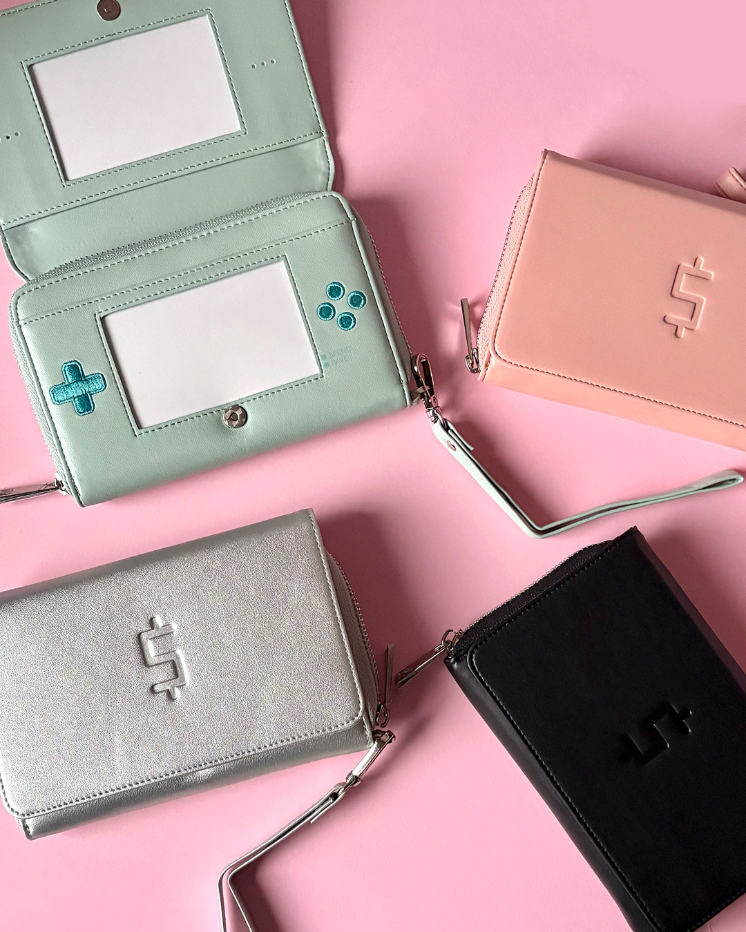 1 CashConsole wallet (color of your choice)