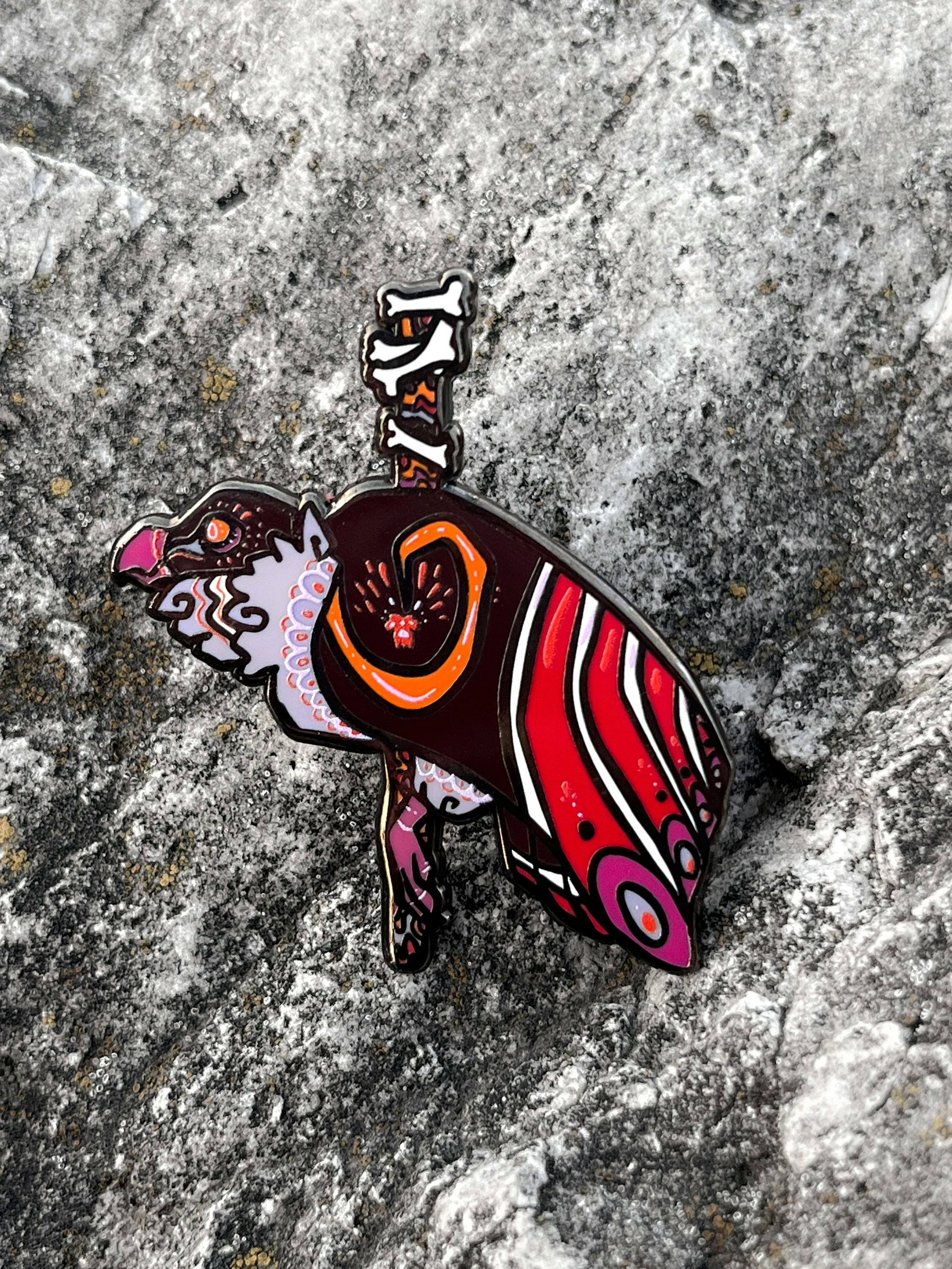 Vulture carousel pin