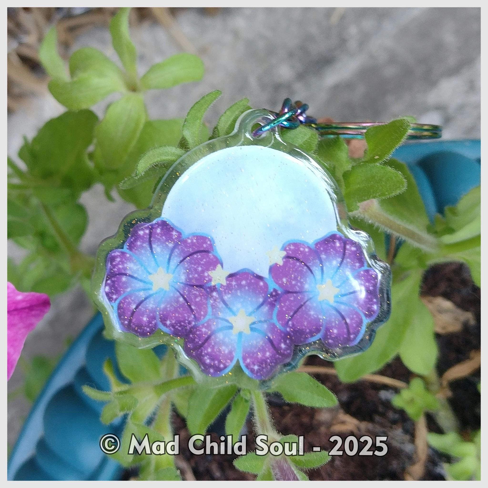 1x KEYCHAIN : Birth of the Moon