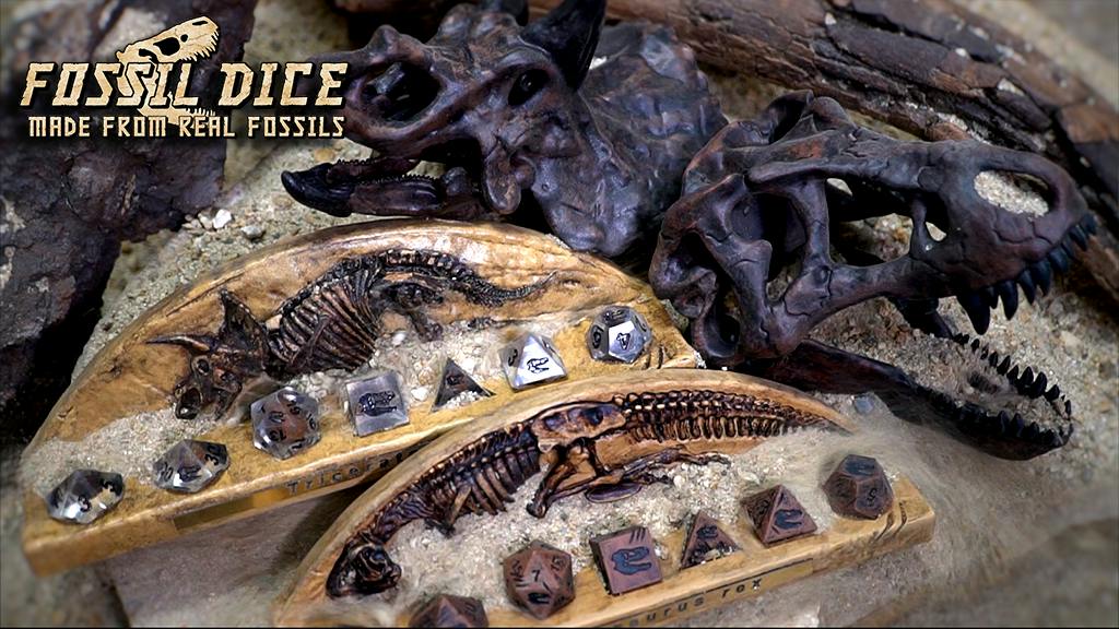 Couverture de Fossil Dice: Made from REAL T. rex & Triceratops Bones