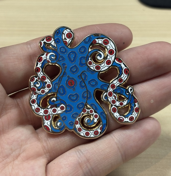 Octopus pin - gold