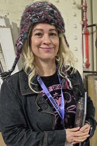 user avatar image for Leslie Kay