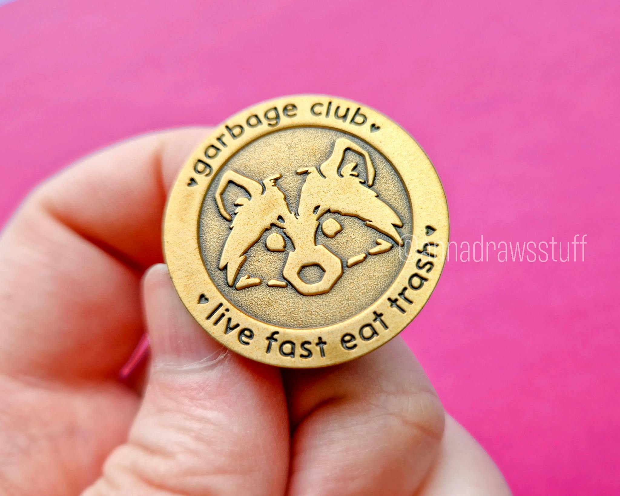 Live Fast Eat Trash Raccoon Pin (Antique Gold)