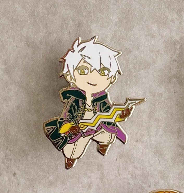 Robin (M) Enamel Pin