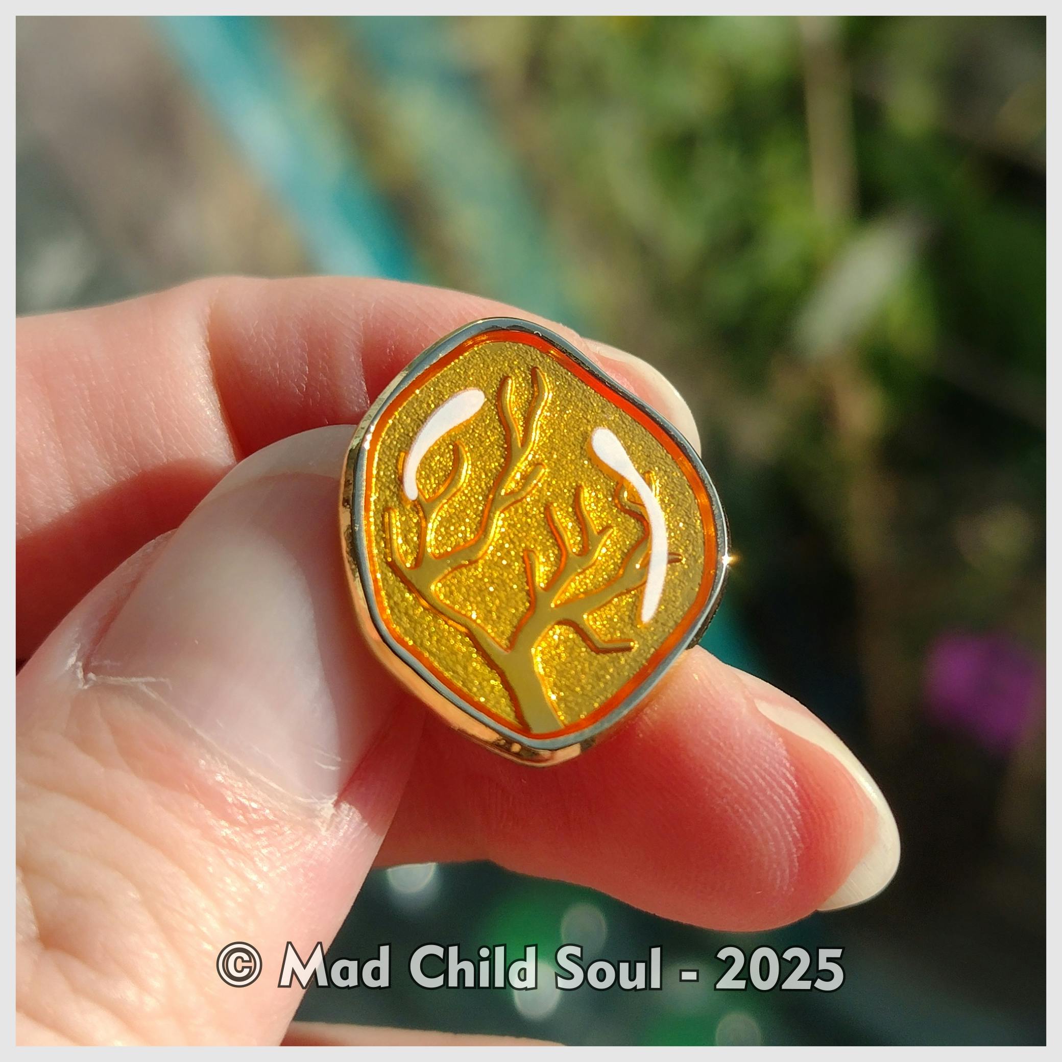 1x MINI PIN : Amber Roots