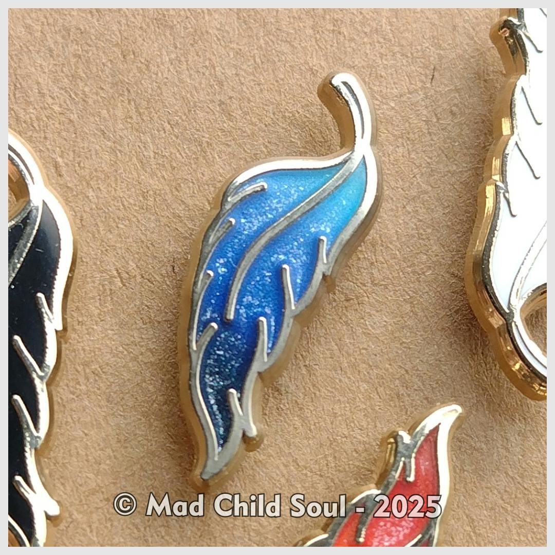 1x MINI PIN : Blue Feather