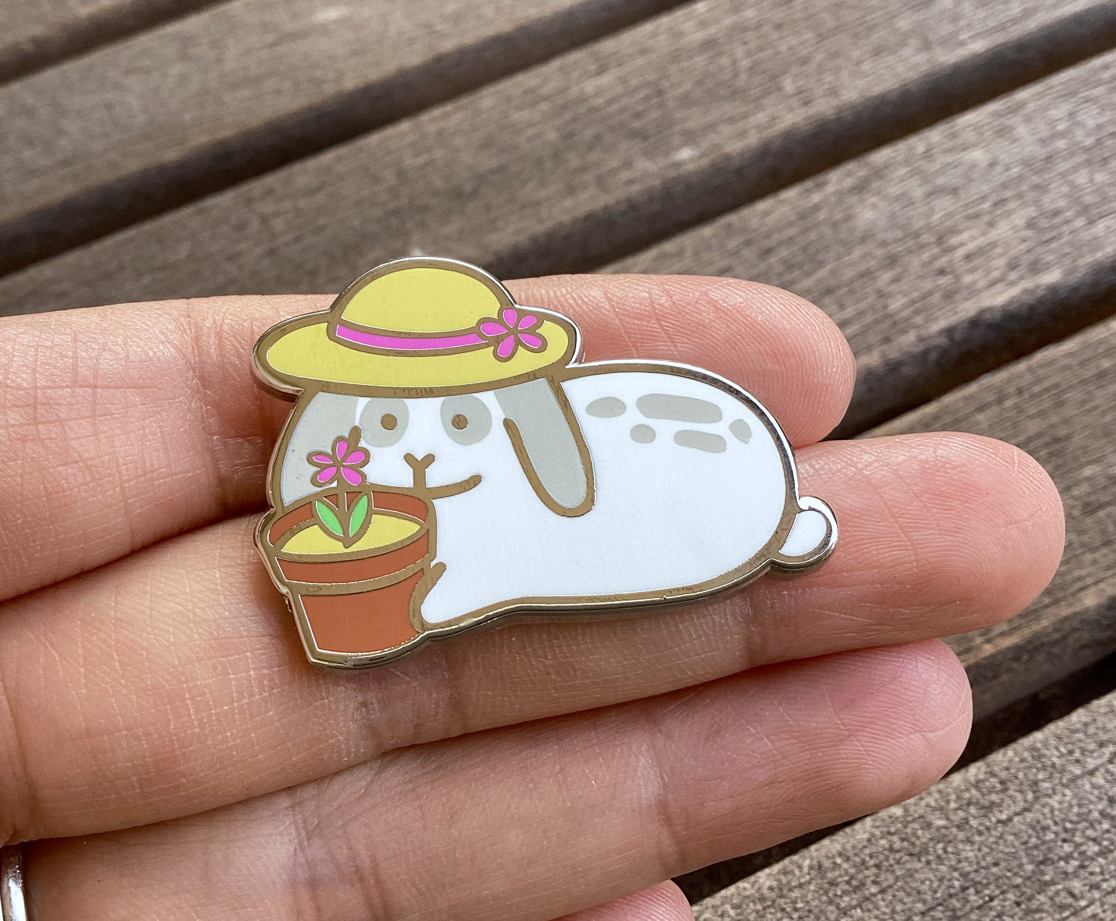 PIN - Gardener Bunny