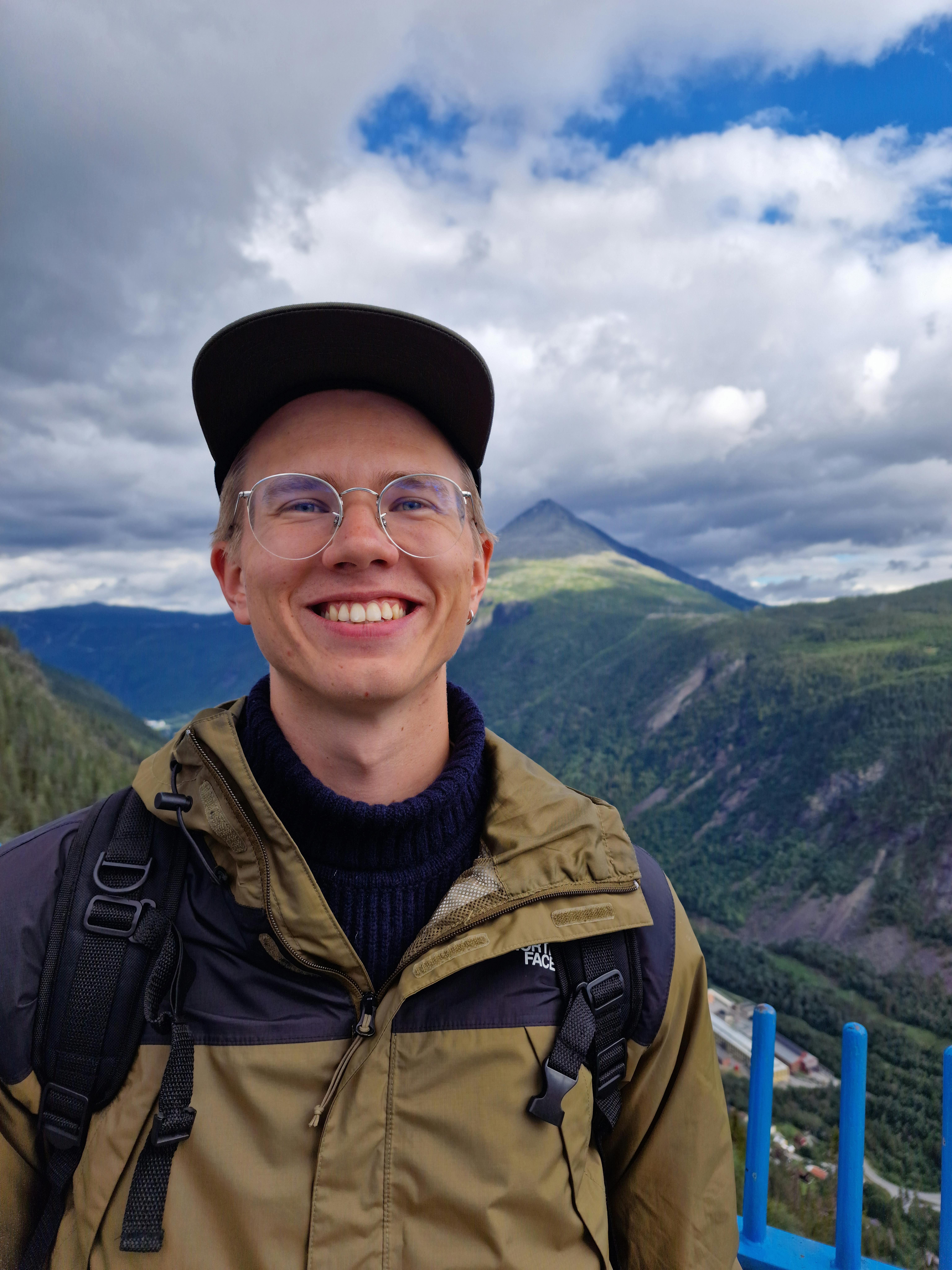 user avatar image for Elias