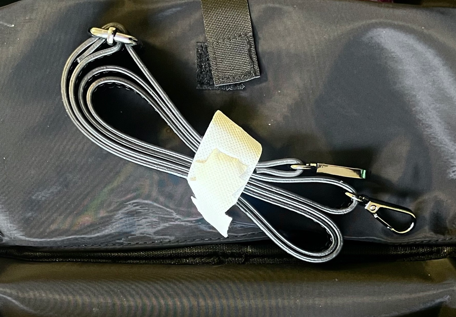 (1) Plus-Size Crossbody Strap