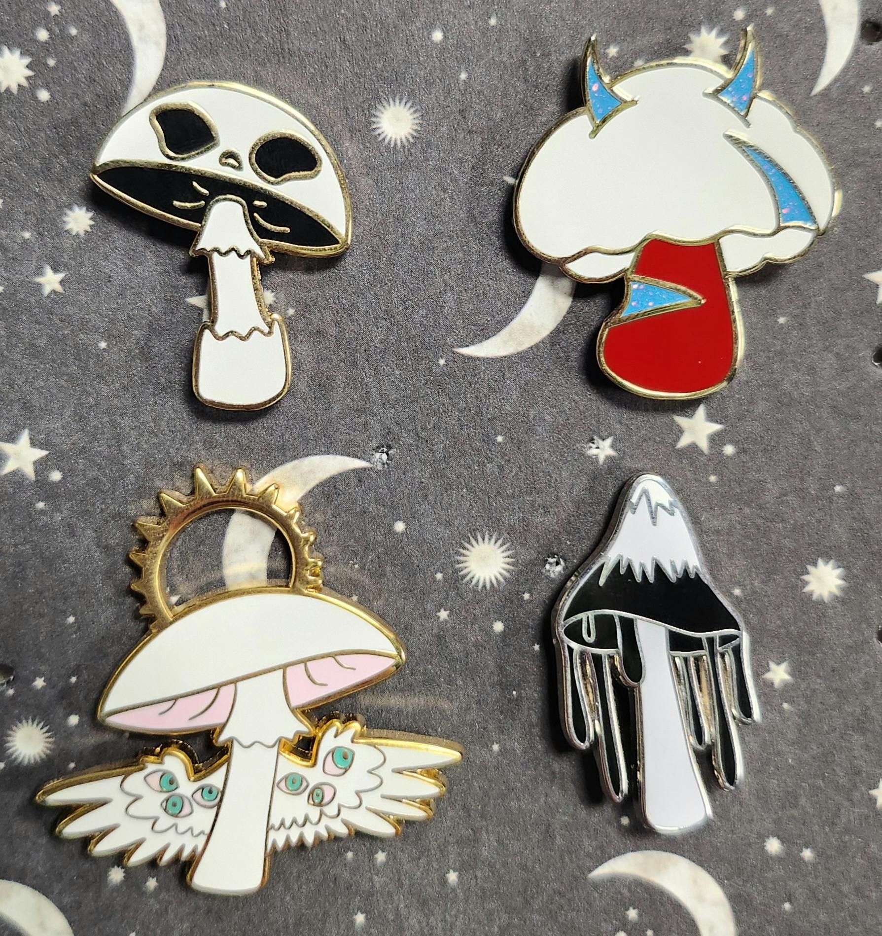 1 random mini mushroom pin