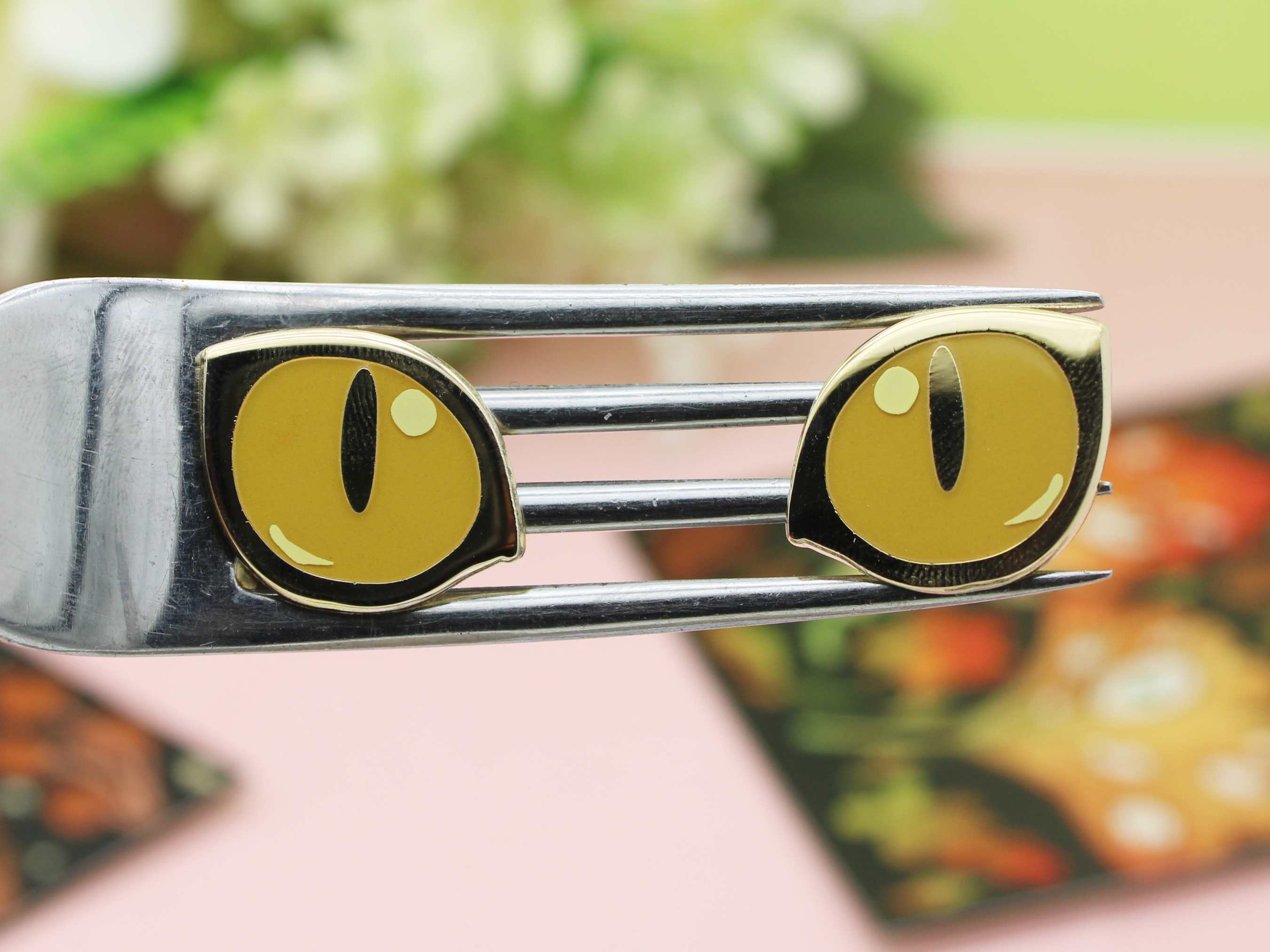 Cat Eye Duo (Orange Eyes, Green Glow)