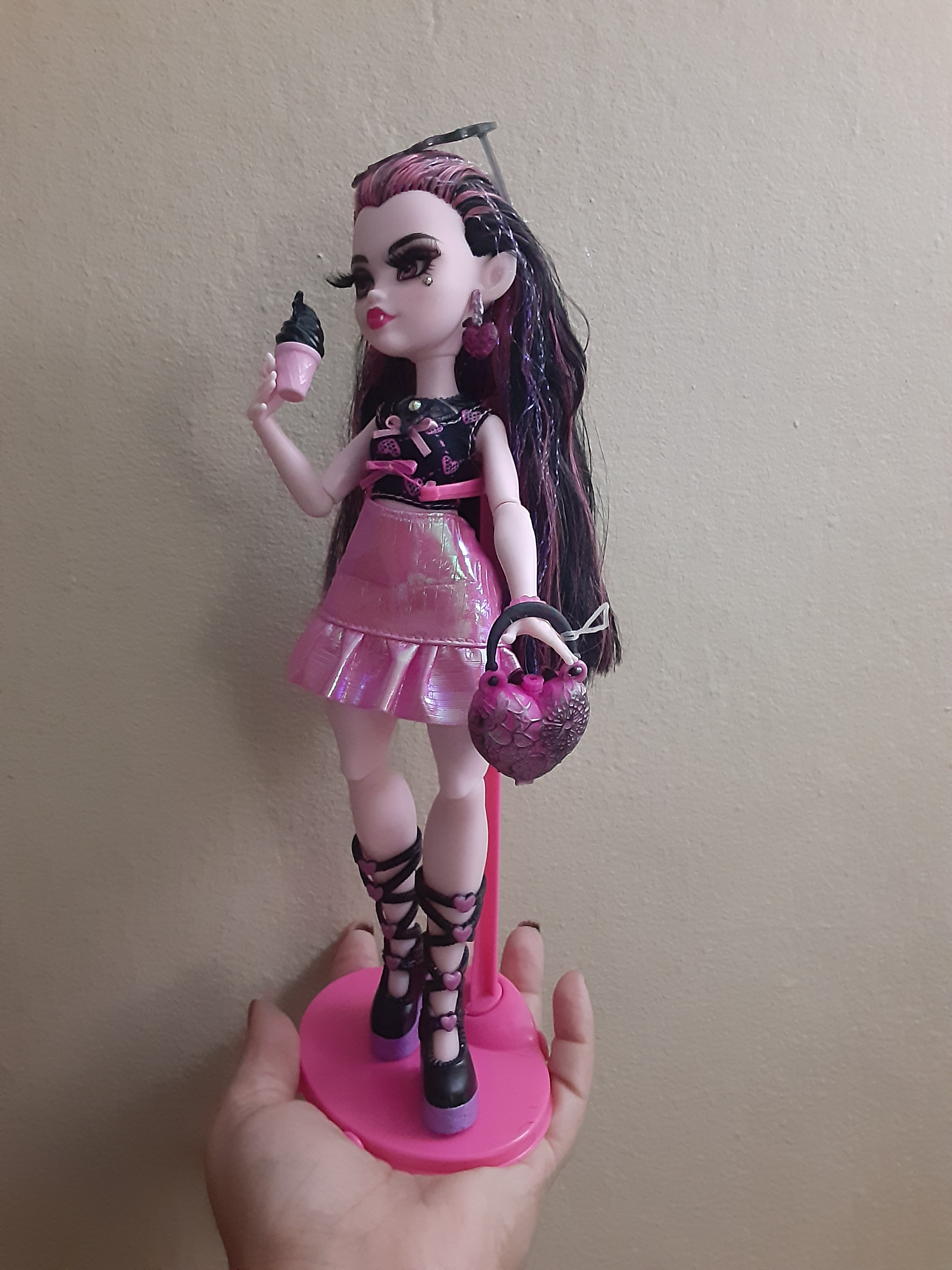 user avatar image for Mia Jensen 