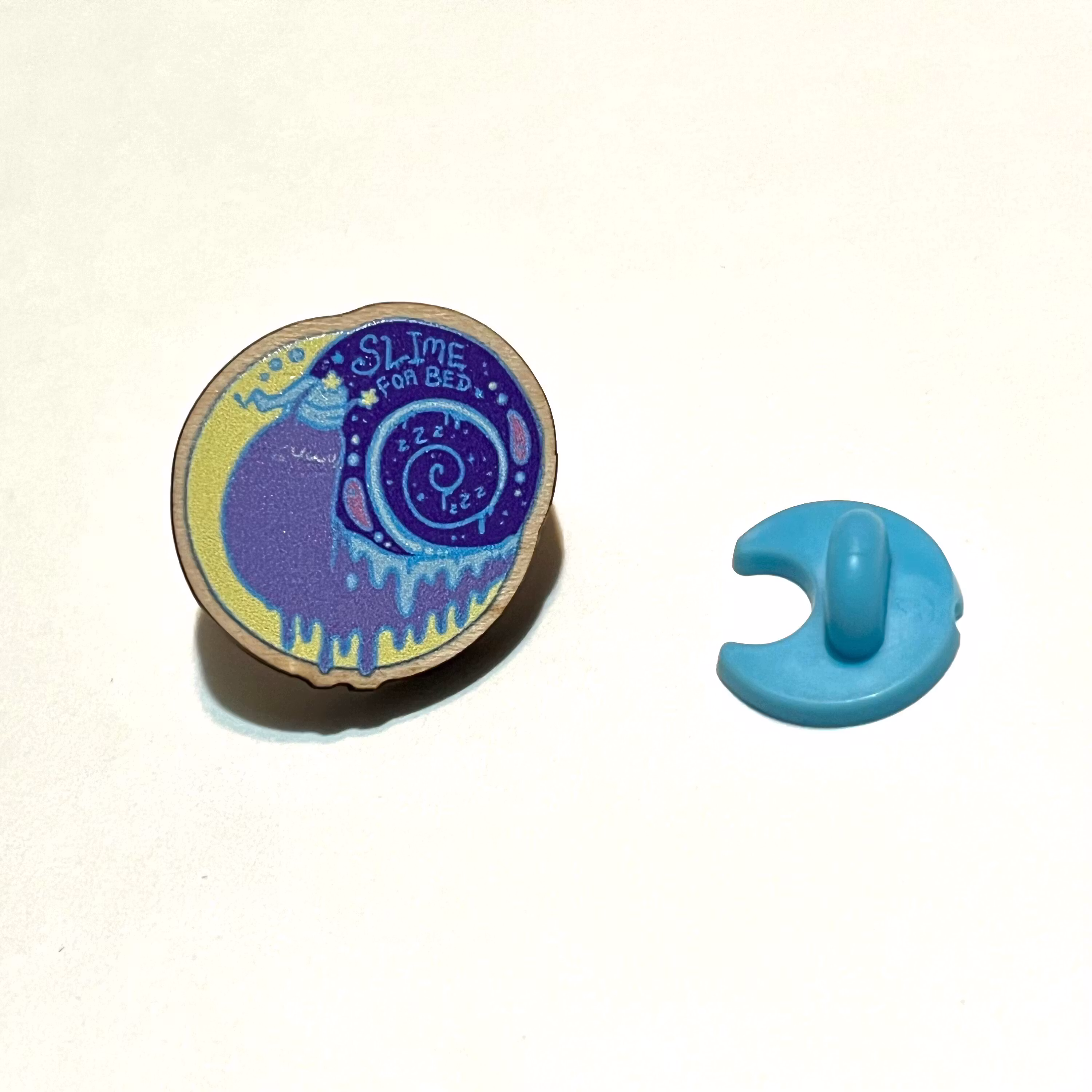 Sleepy snail wooden pin