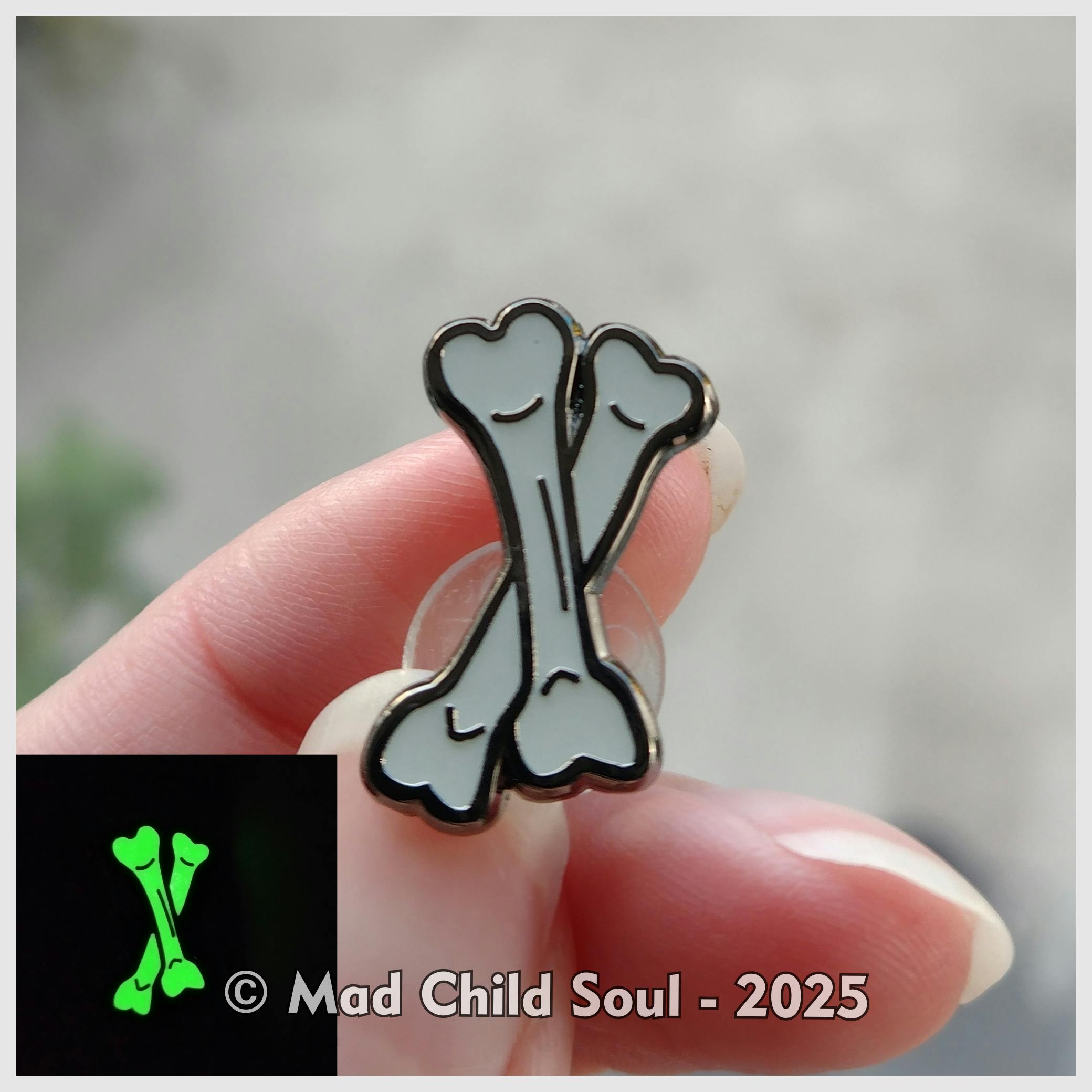 1x MINI PIN : Bones