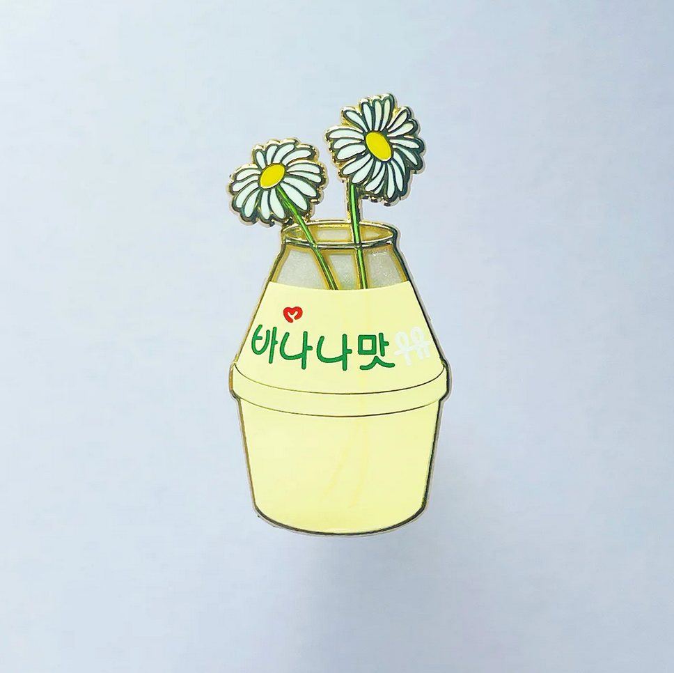 Banana Daisy Pin