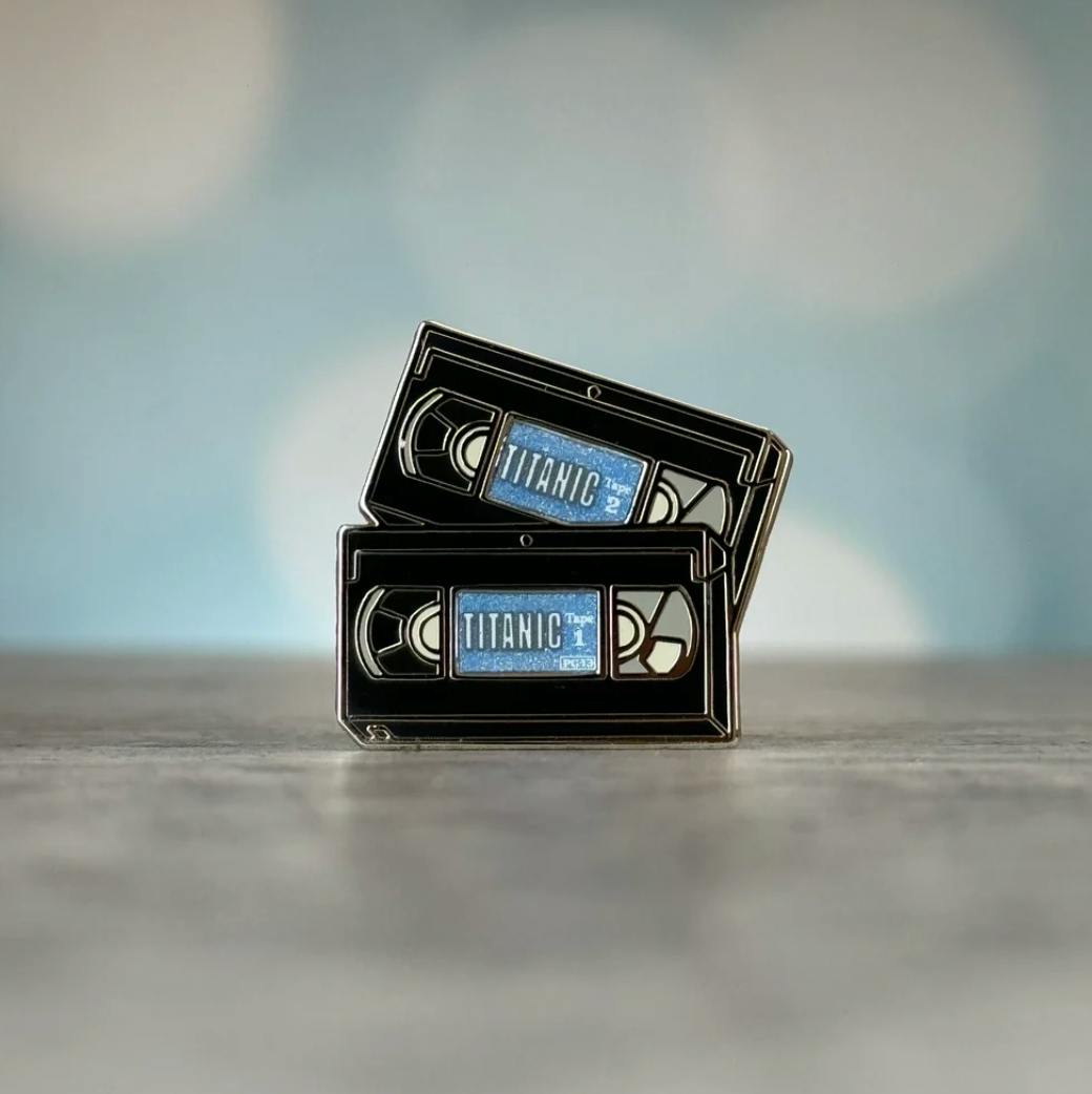 (O&T) Titanic Double VHS Pin