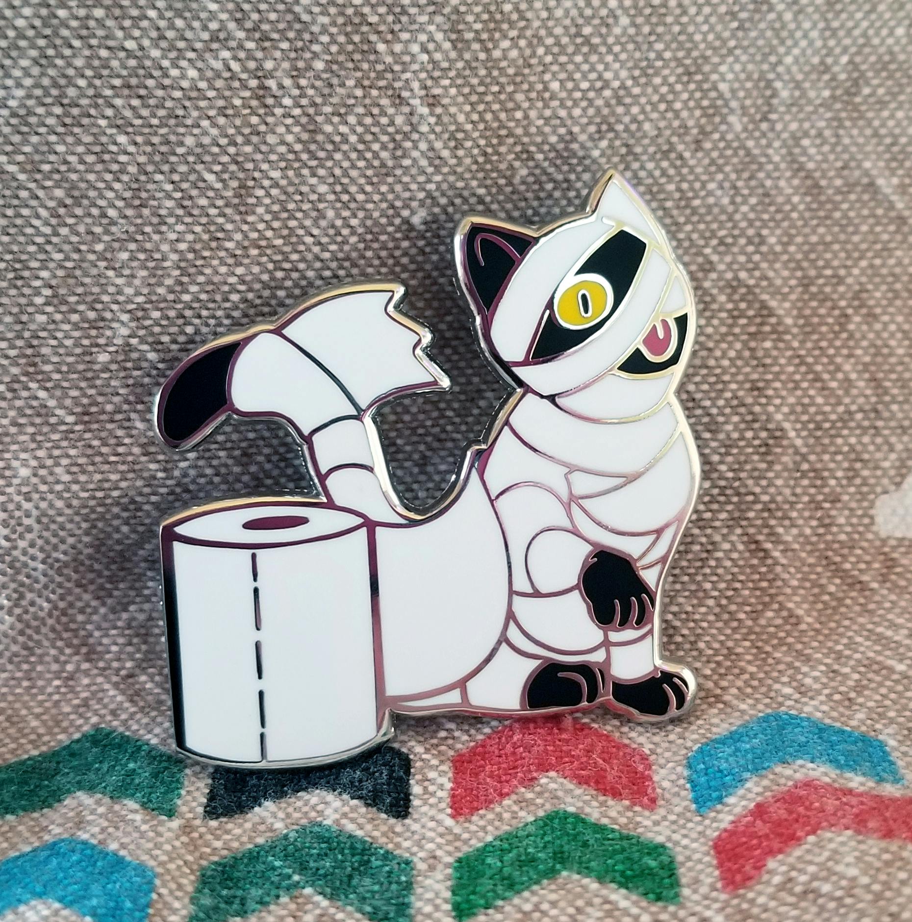  	Toilet Paper mummy kitty