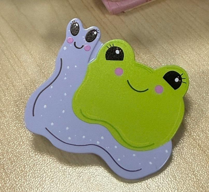 Frail Snog Pin 