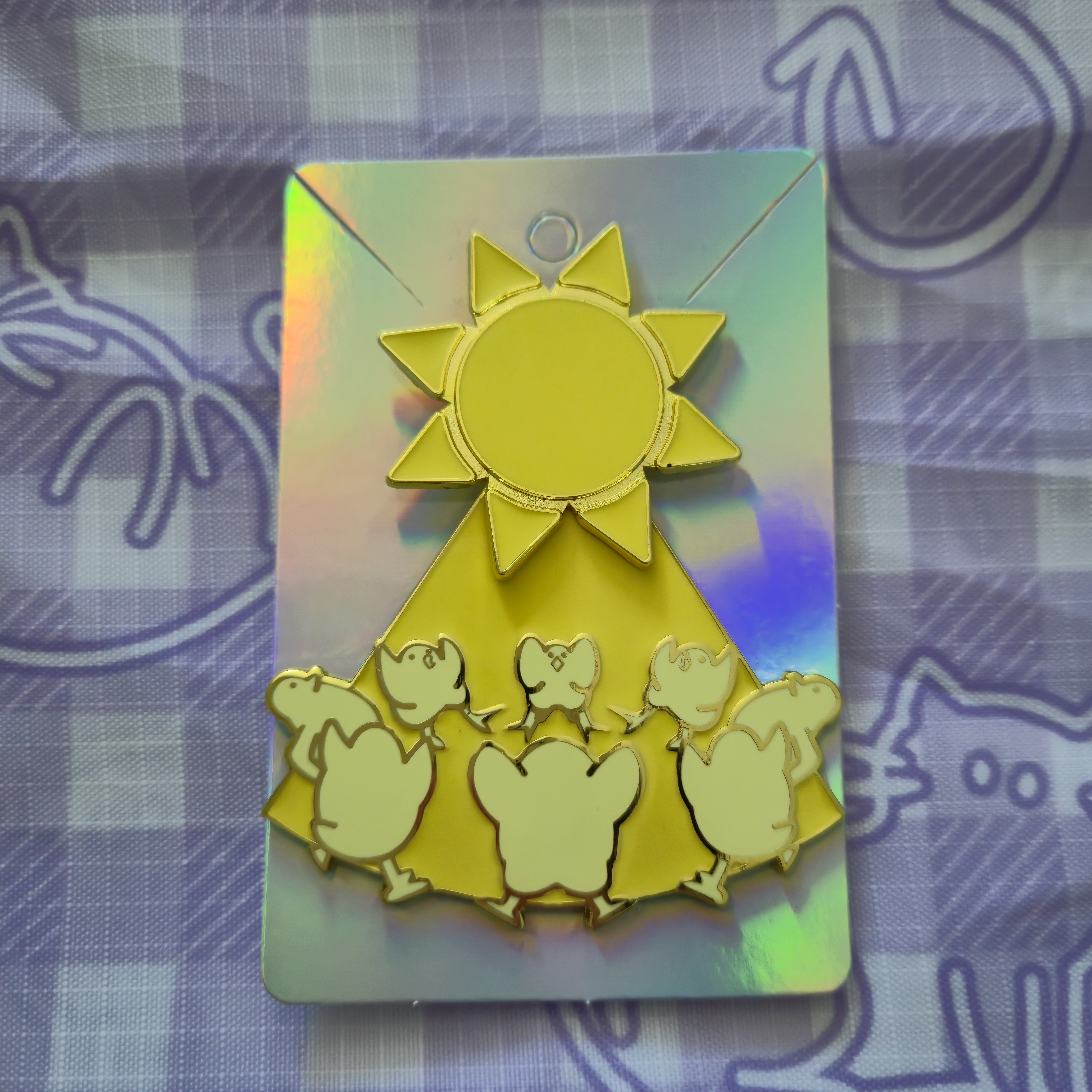 UV Reactive Fidget Pin "Praise The Sun!"