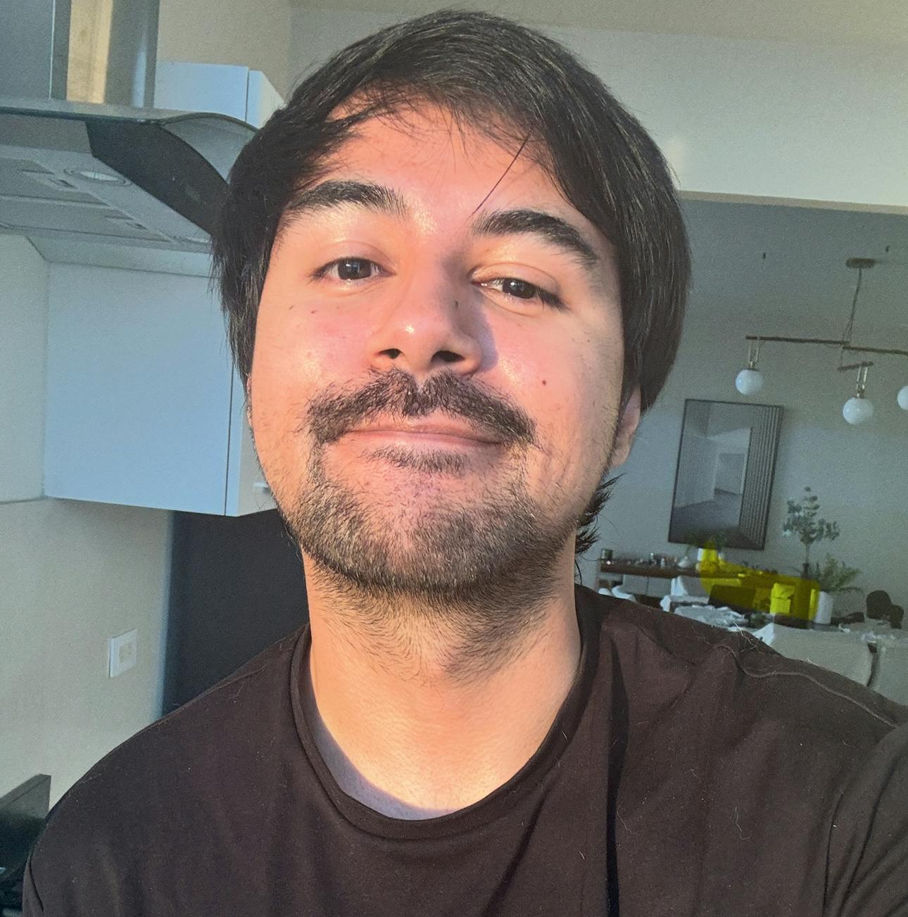 user avatar image for Arturo Hernández