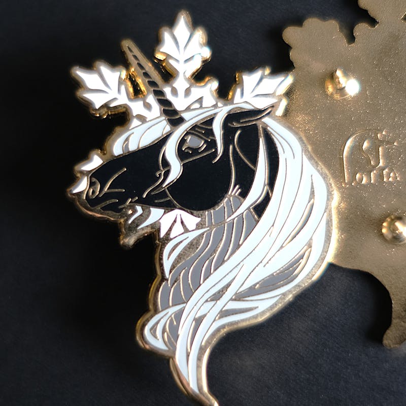 Unicorn pin - Winter B&W (save €1,-)