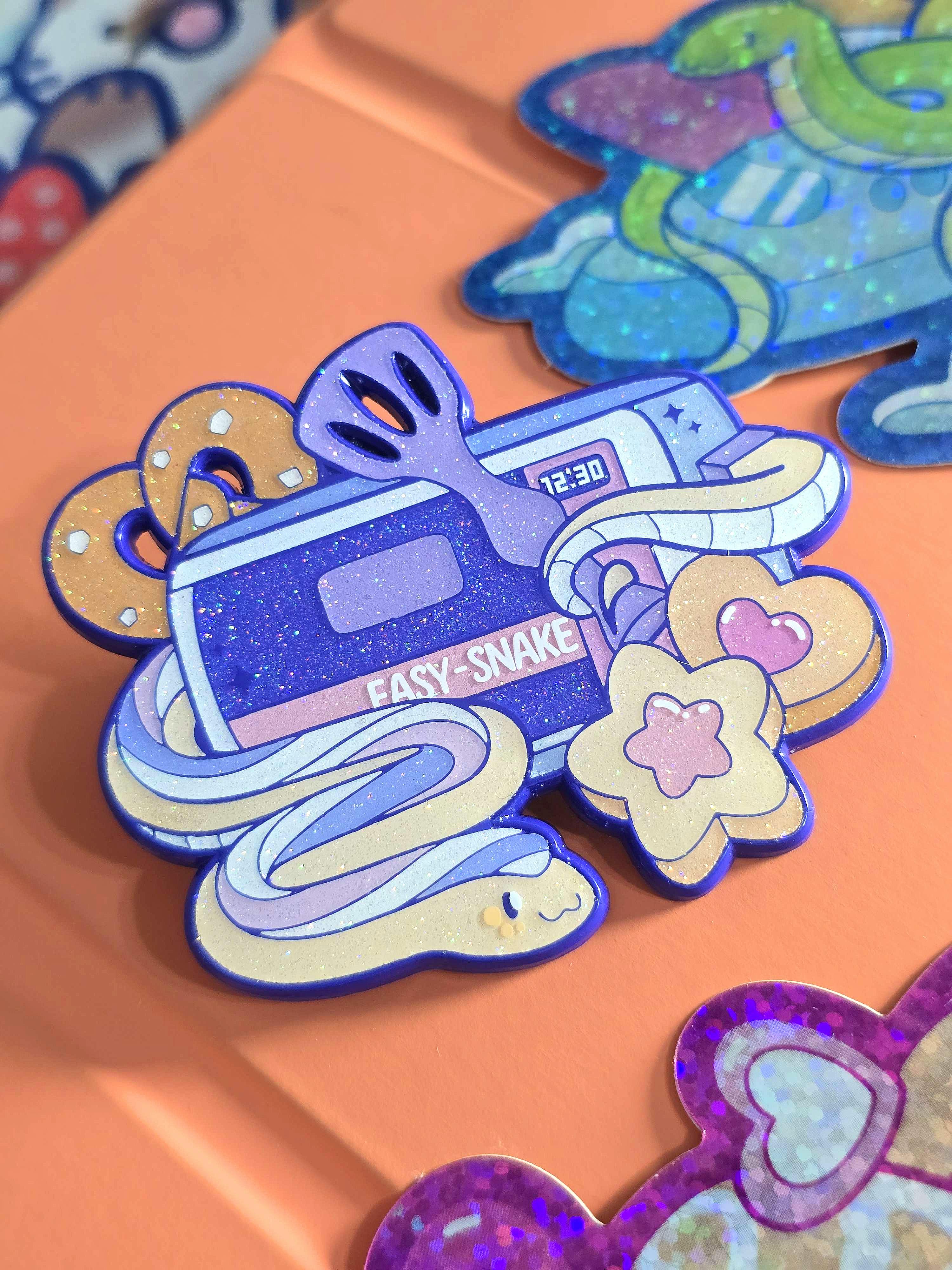 EASY-SNAKE OVEN - ENAMEL PIN