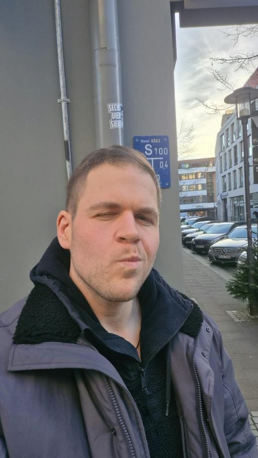 user avatar image for Maximilian Dünhölter
