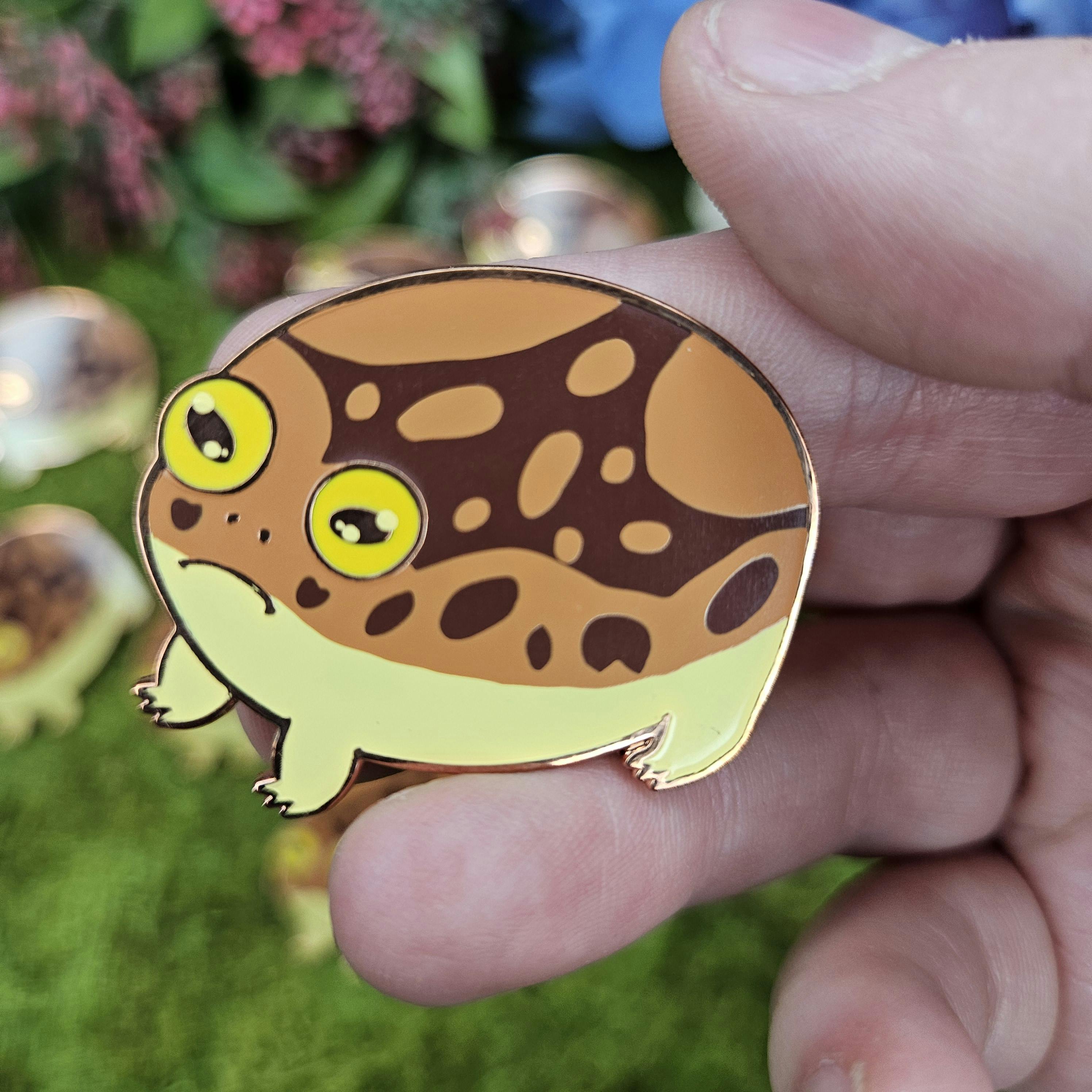 Common Rain Frog Enamel Pin