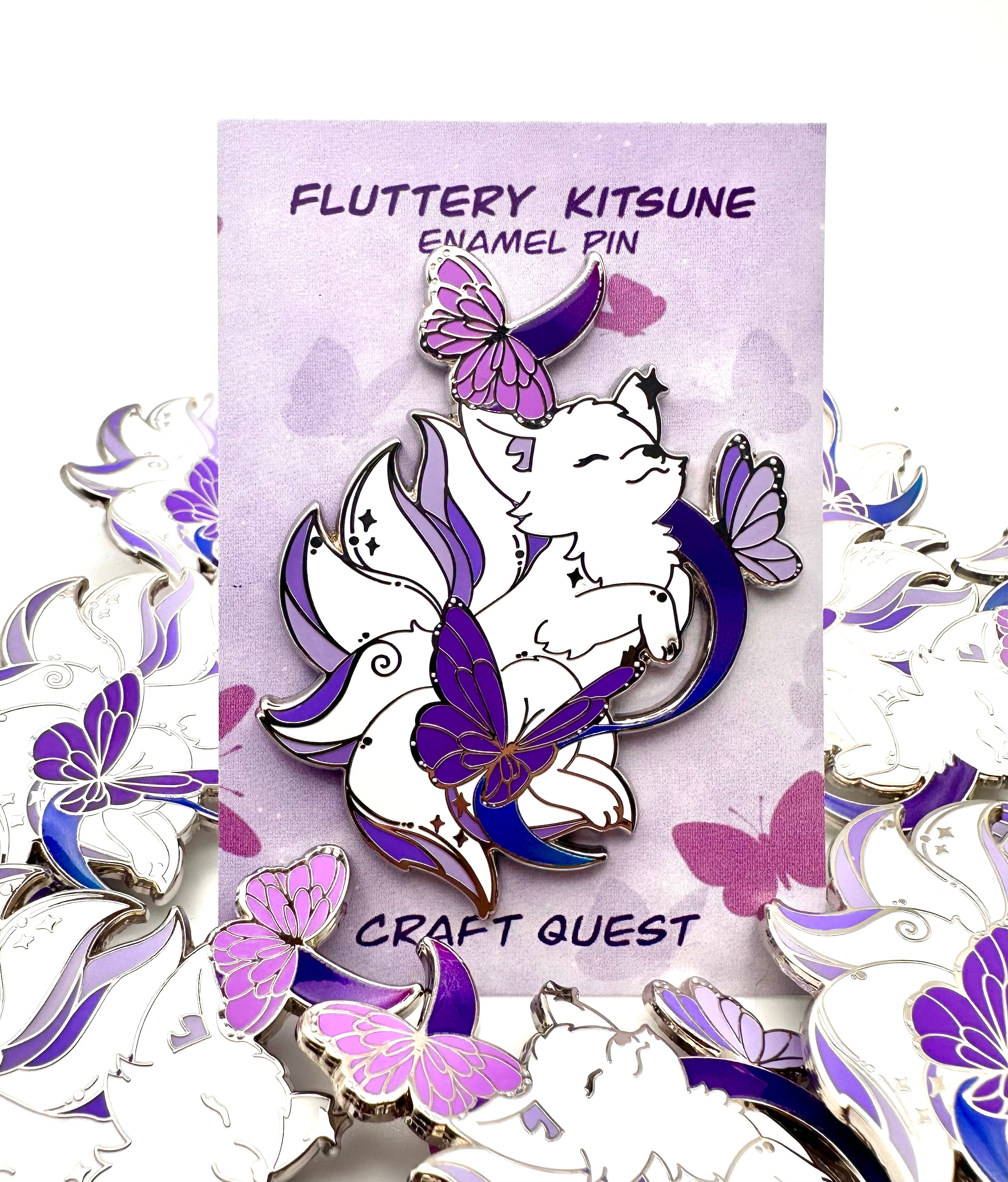Fluttery Kitsune Pin