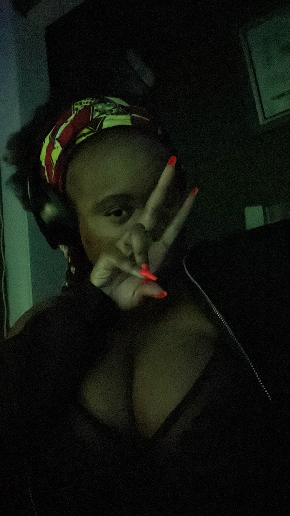 user avatar image for Roslind