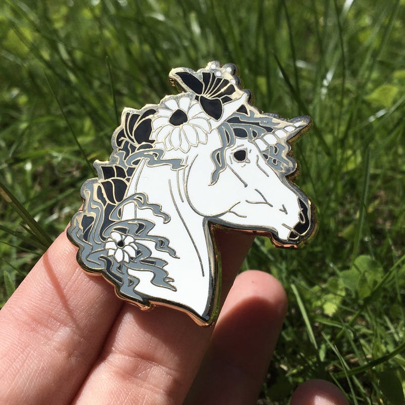 Unicorn pin - Spring B&W (save €1,-)
