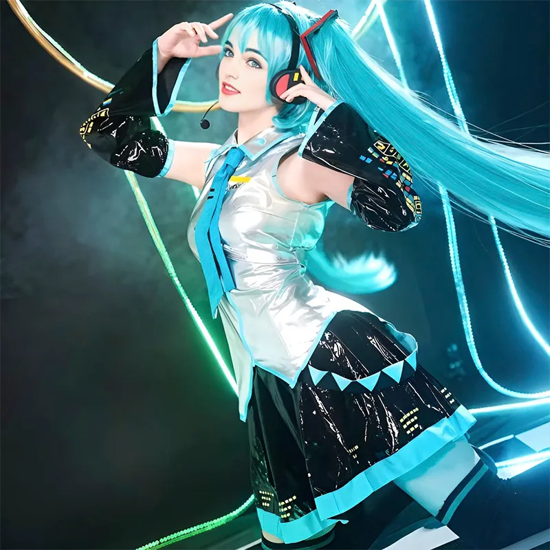 Cosplayer (will absolutely be a Hatsune Miku cosplay)