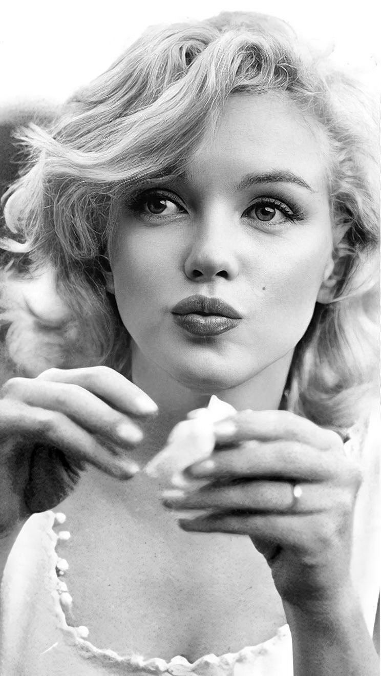 user avatar image for MollyV8B