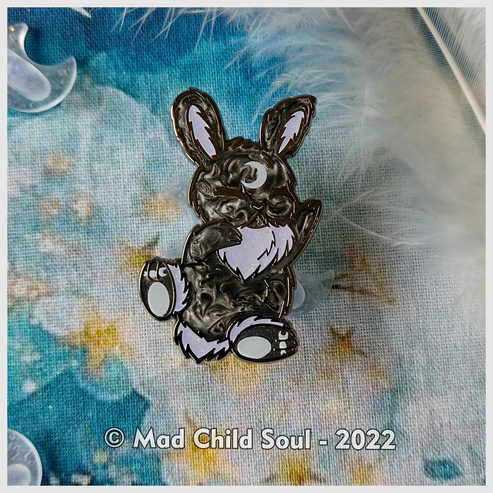 1x PIN : Cosmic Bunny - Black (EL 30)