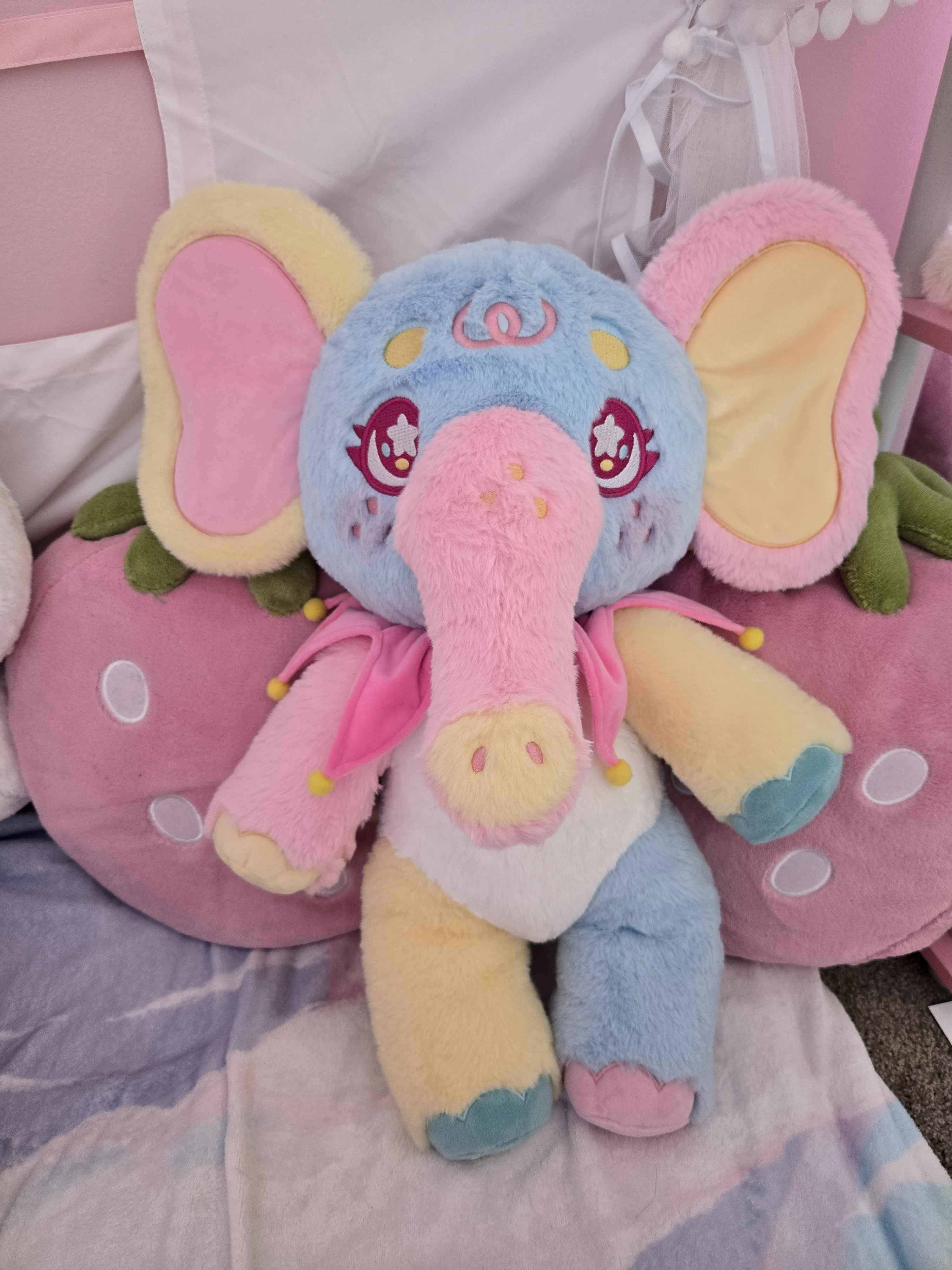 Taffy the Sugarbell pal elephant