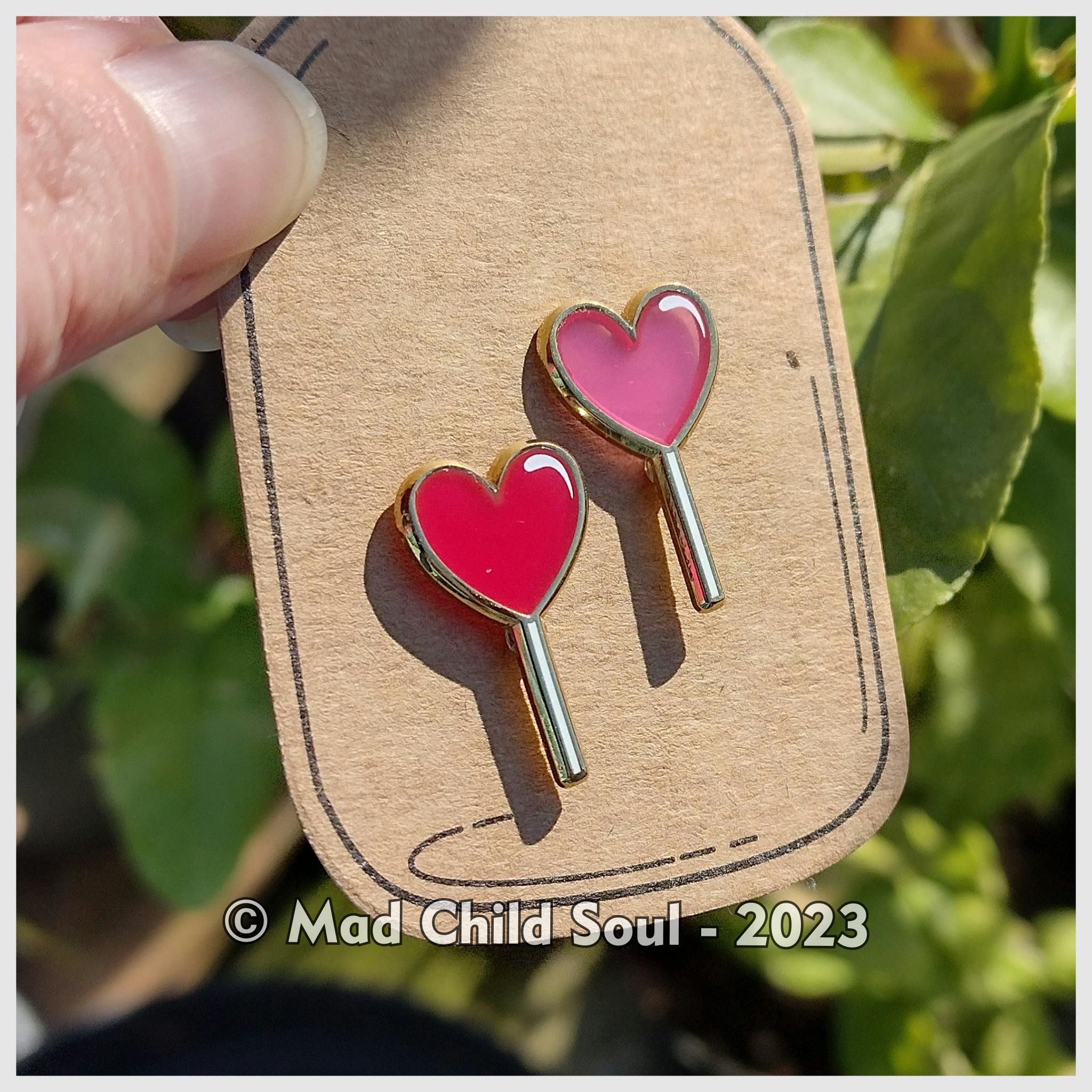 1x MINI PIN : Duo Heart Lollipops