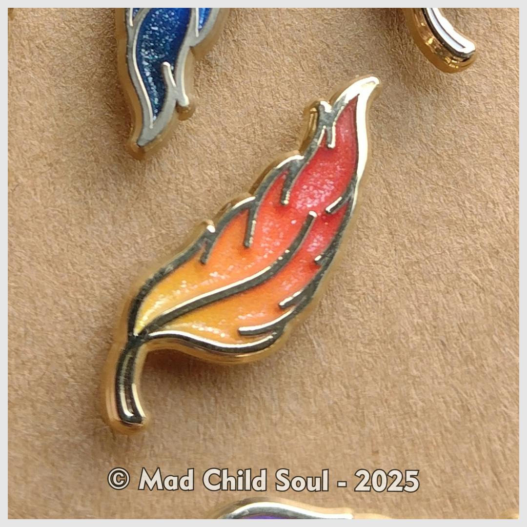 1x MINI PIN : Orange Feather