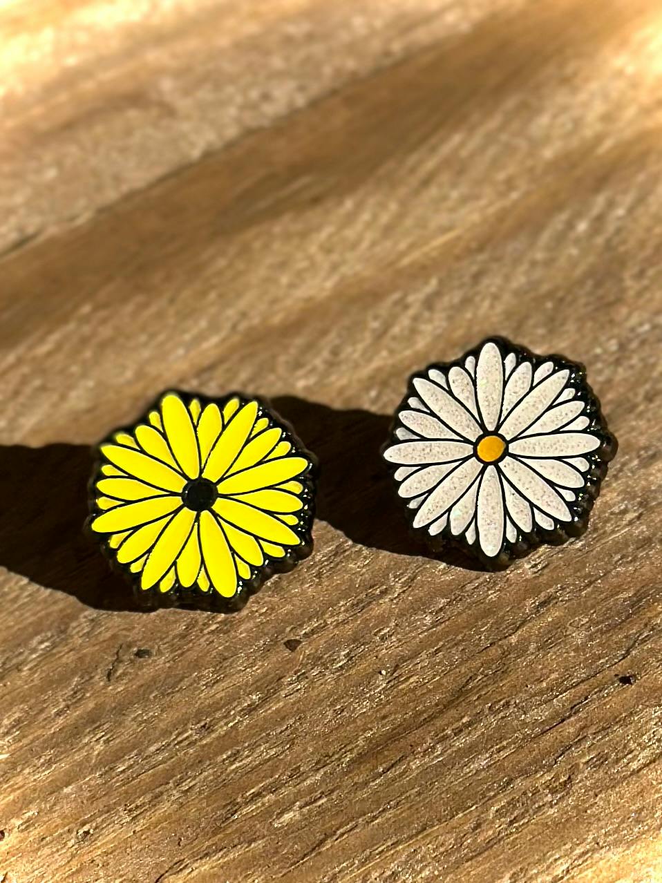 Daisy Pin 