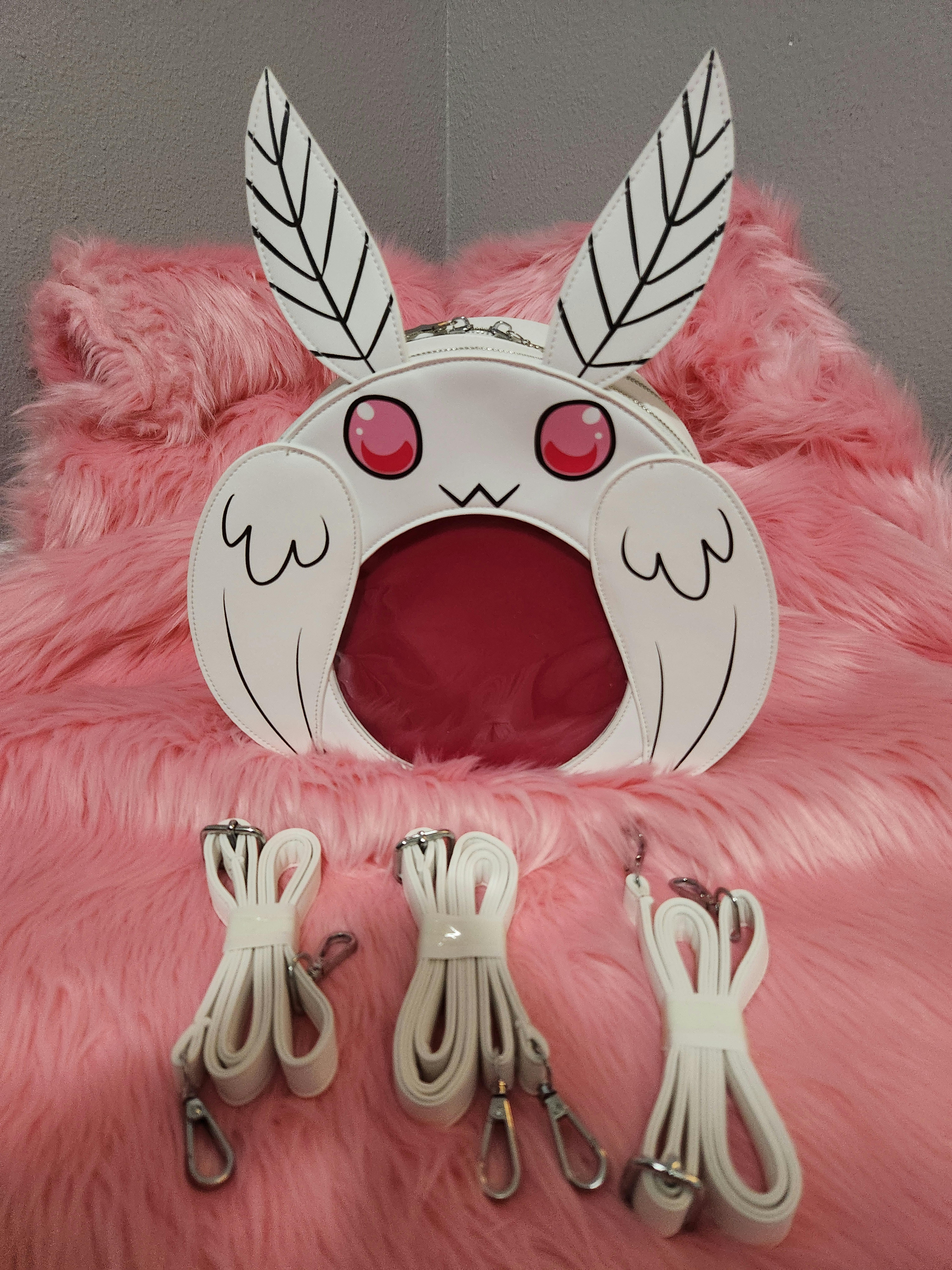 White version of the ita bag