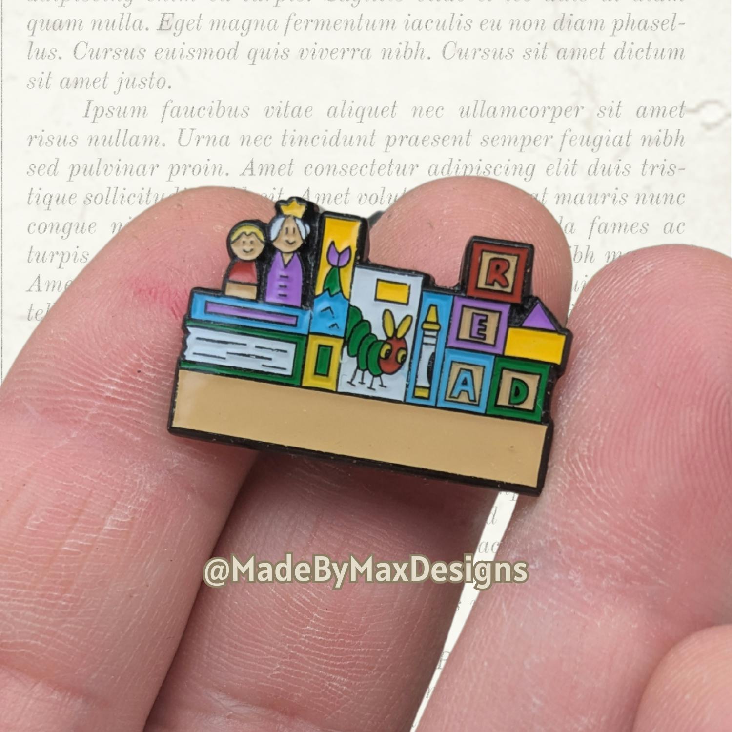 Children's Mini Bookshelf Pin